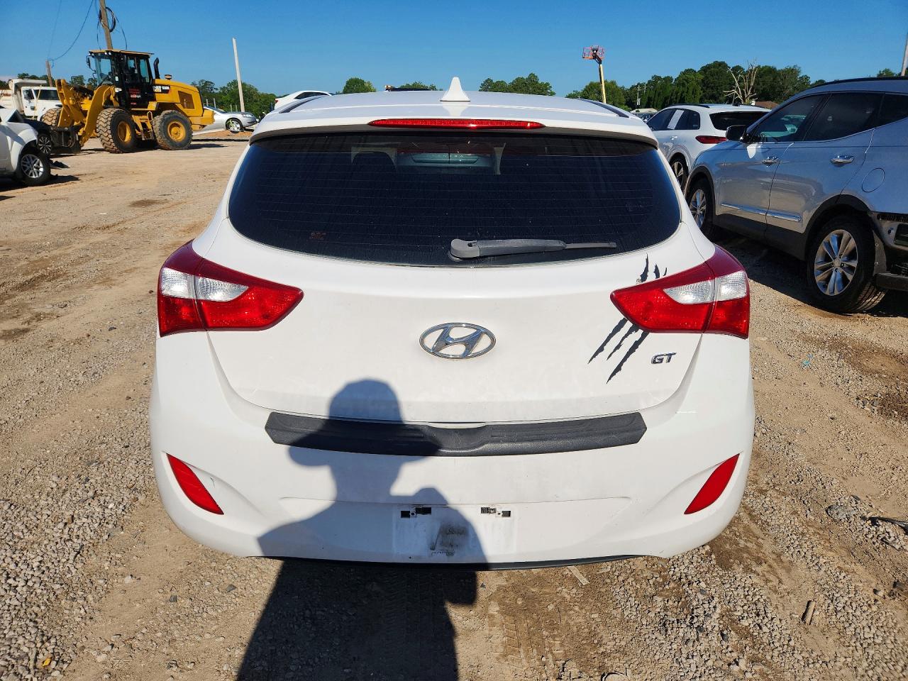 2013 Hyundai Elantra Gt Base White vin: KMHD35LE3DU067134