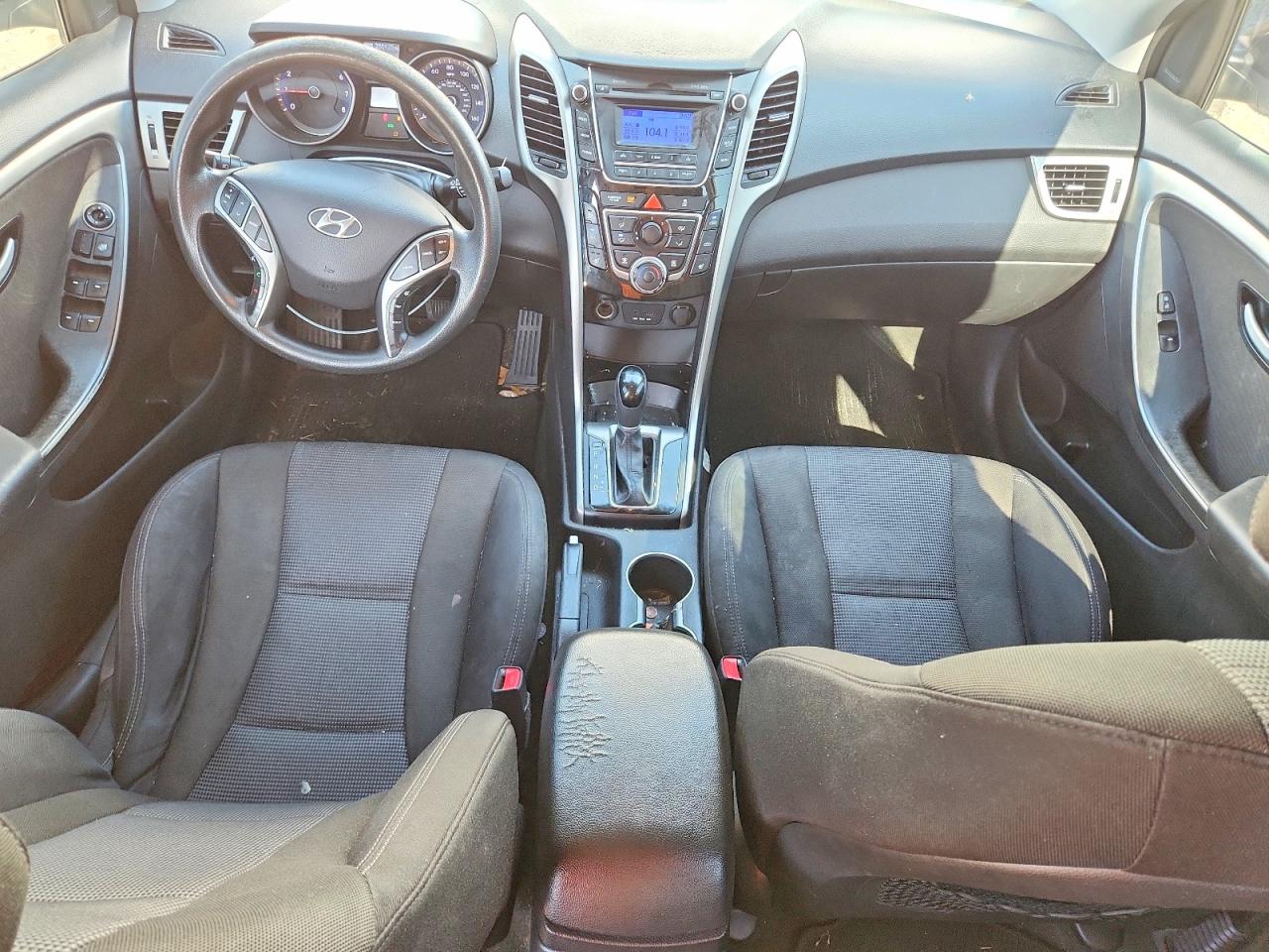 2013 Hyundai Elantra Gt Base White vin: KMHD35LE3DU067134