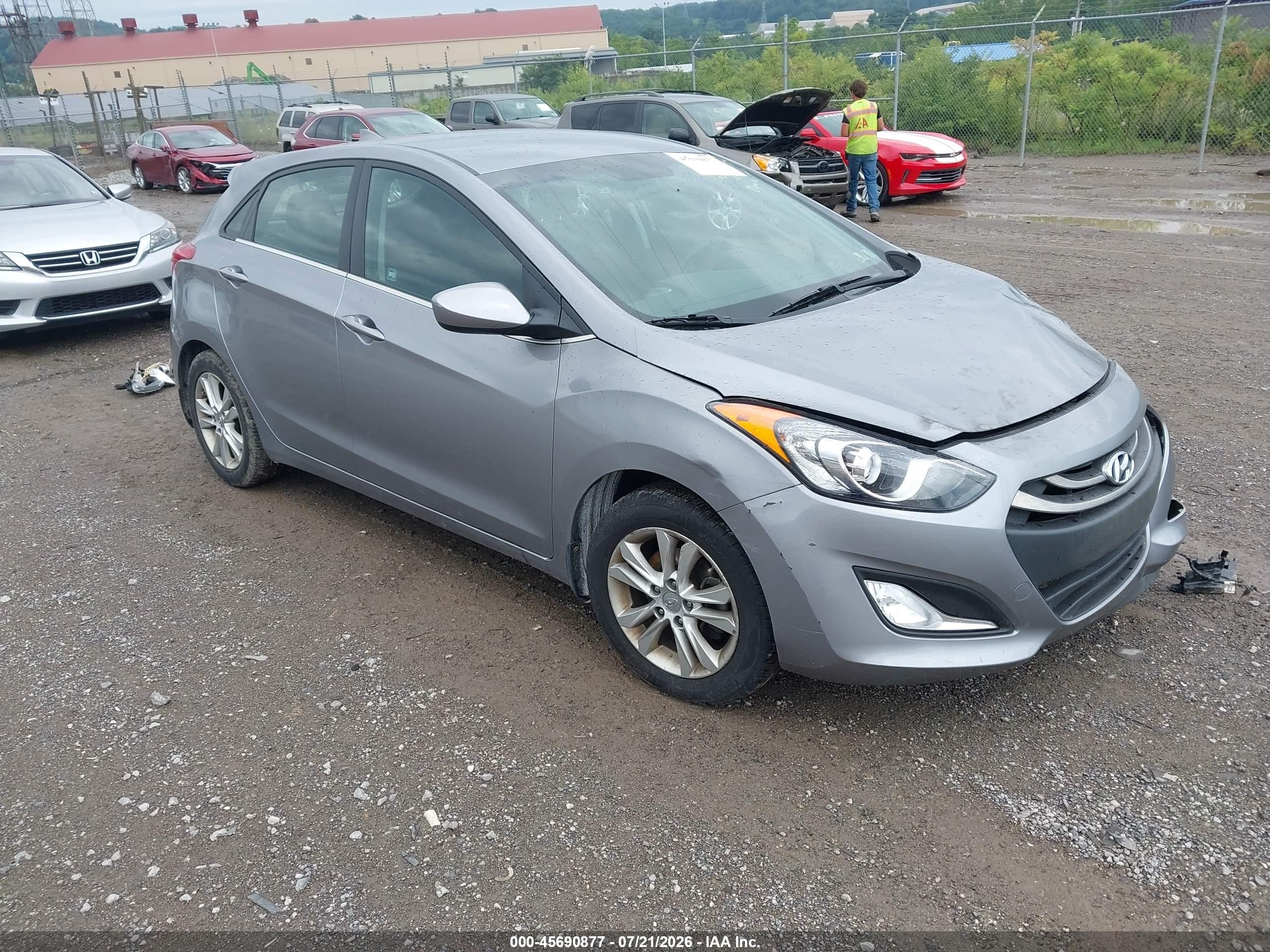 2013 Hyundai Elantra Gt   Silver vin: KMHD35LE3DU080157