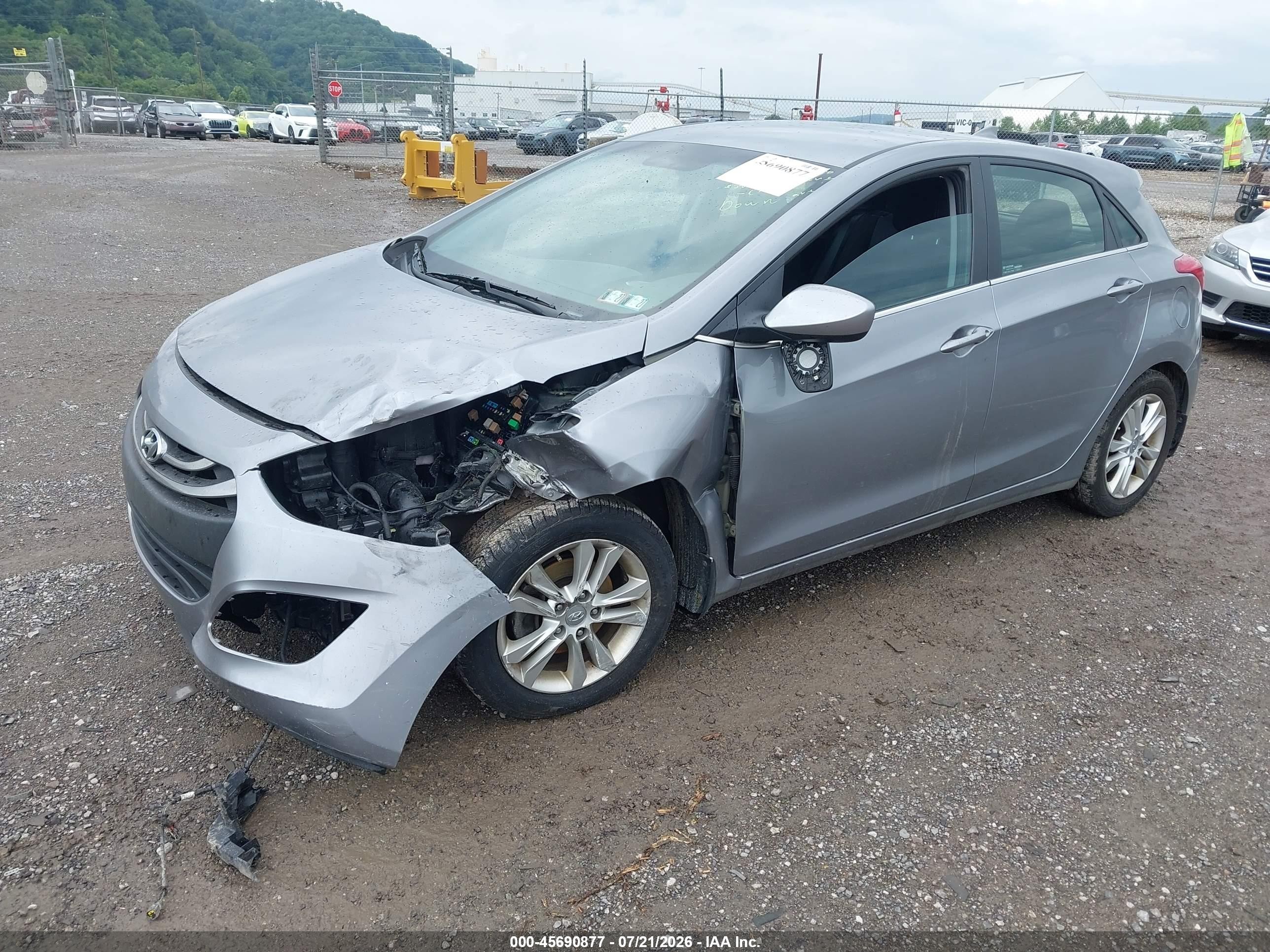 2013 Hyundai Elantra Gt   Silver vin: KMHD35LE3DU080157