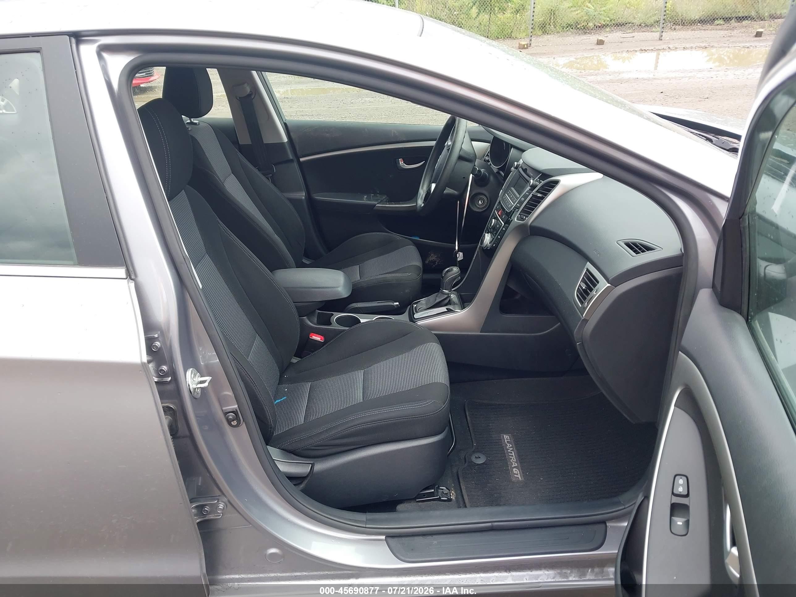 2013 Hyundai Elantra Gt   Silver vin: KMHD35LE3DU080157
