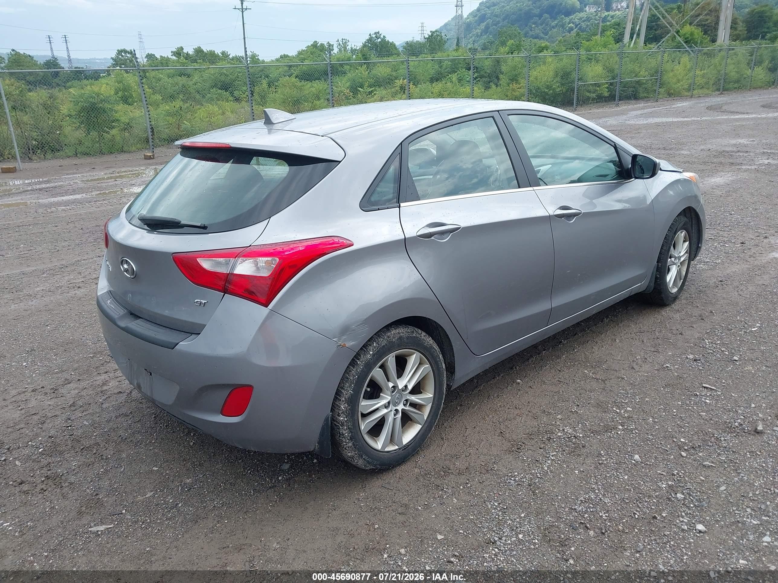 2013 Hyundai Elantra Gt   Silver vin: KMHD35LE3DU080157