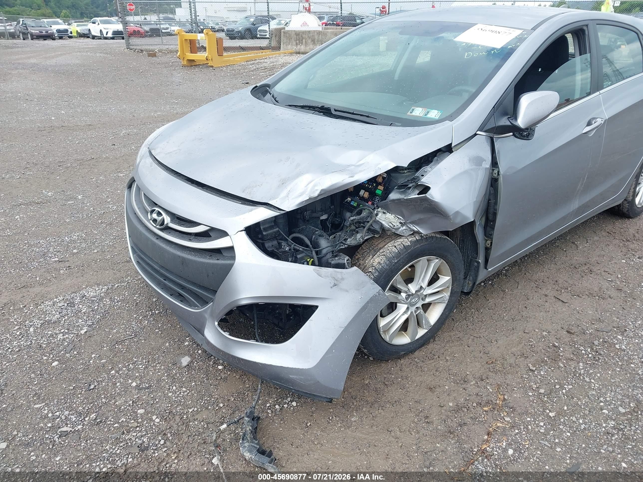 2013 Hyundai Elantra Gt   Silver vin: KMHD35LE3DU080157