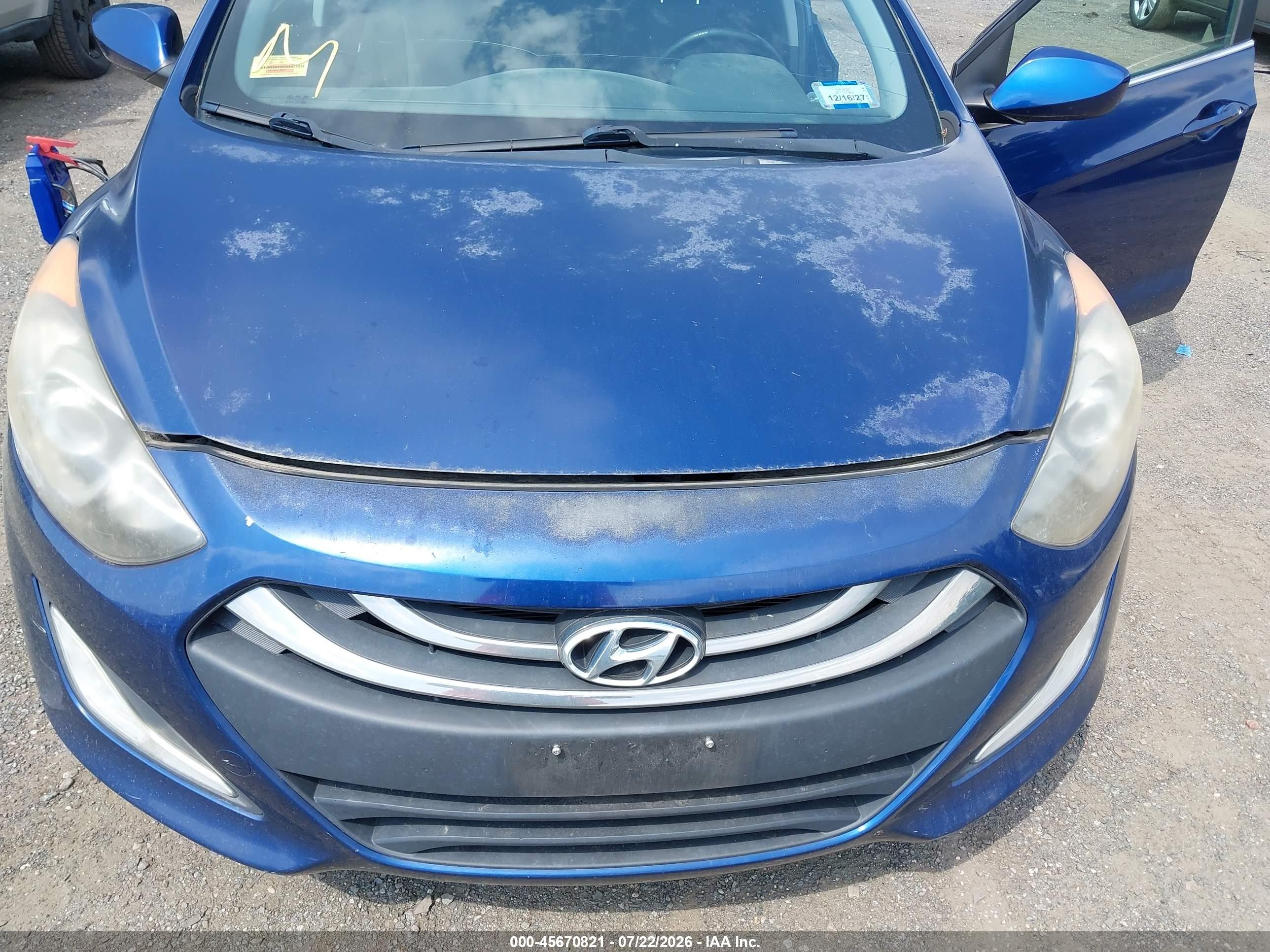 2013 Hyundai Elantra Gt   Blue vin: KMHD35LE3DU082975