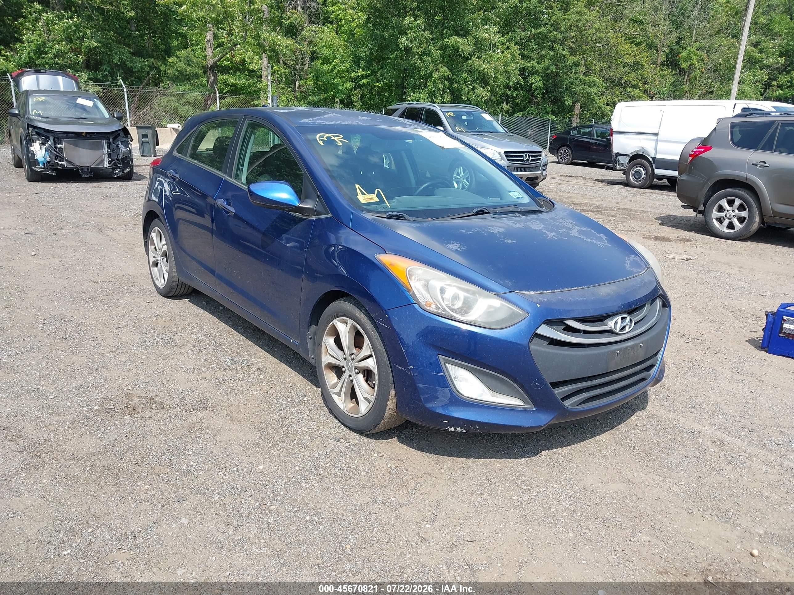 2013 Hyundai Elantra Gt   Blue vin: KMHD35LE3DU082975