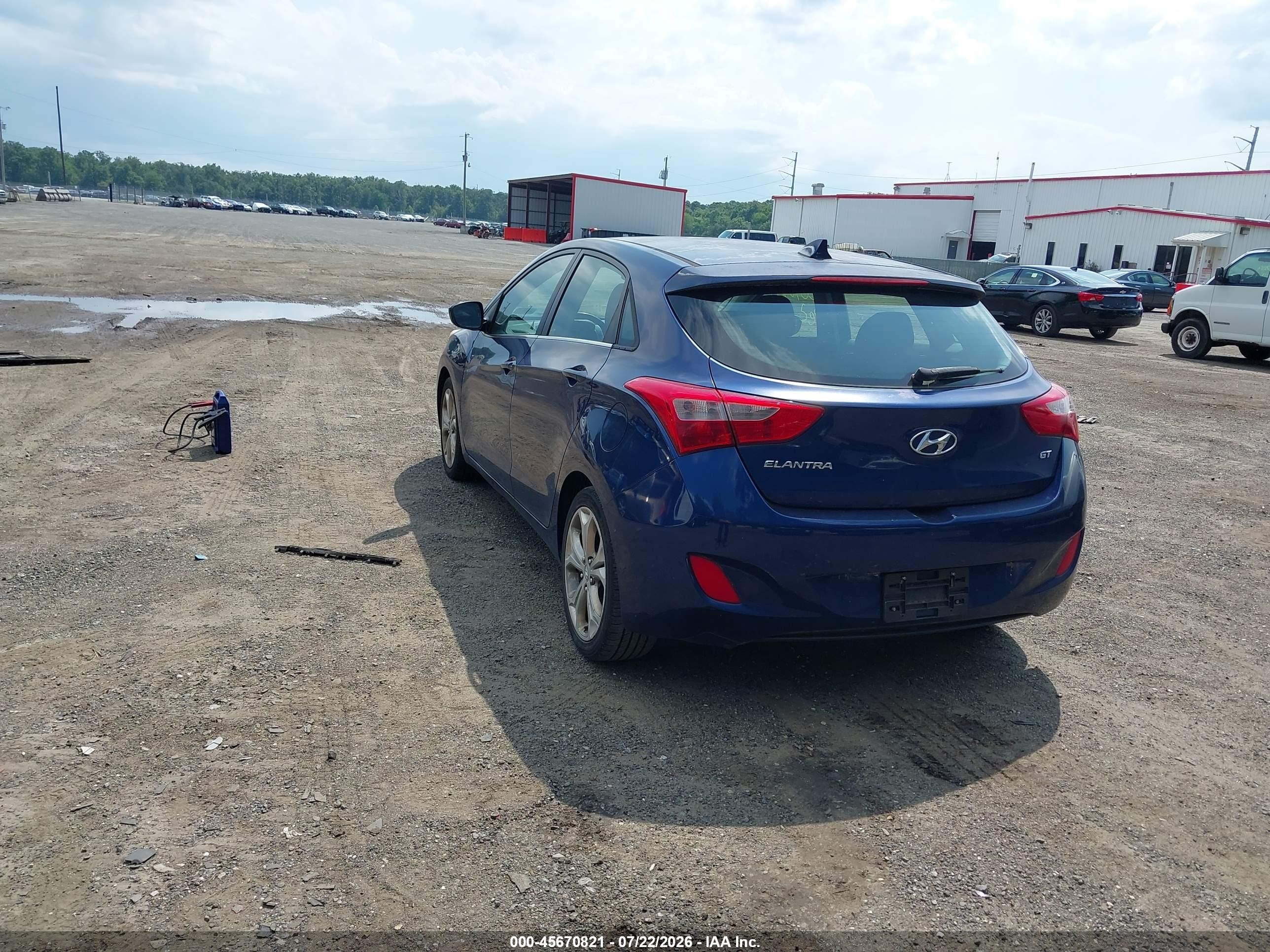 2013 Hyundai Elantra Gt   Blue vin: KMHD35LE3DU082975