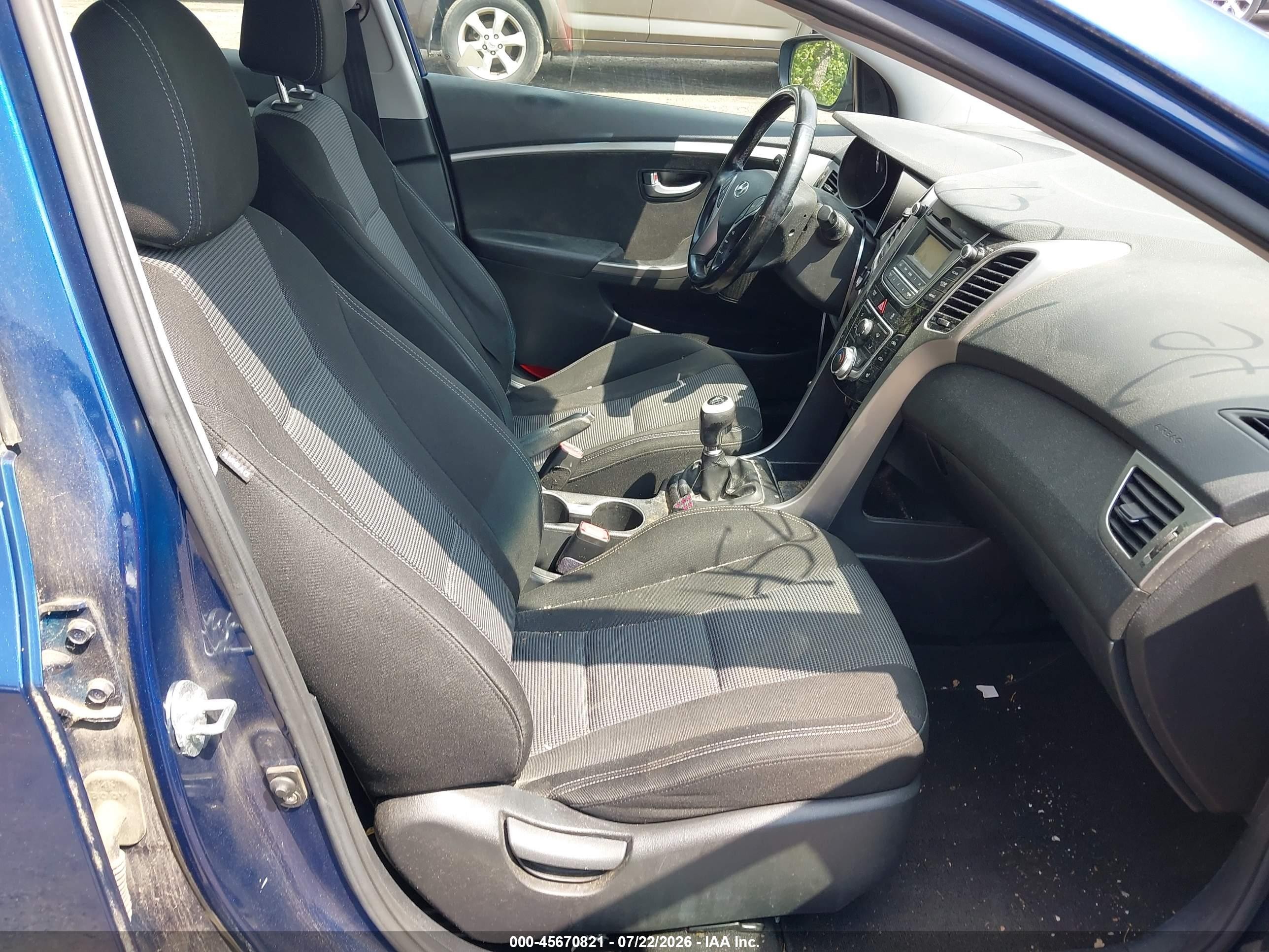 2013 Hyundai Elantra Gt   Blue vin: KMHD35LE3DU082975