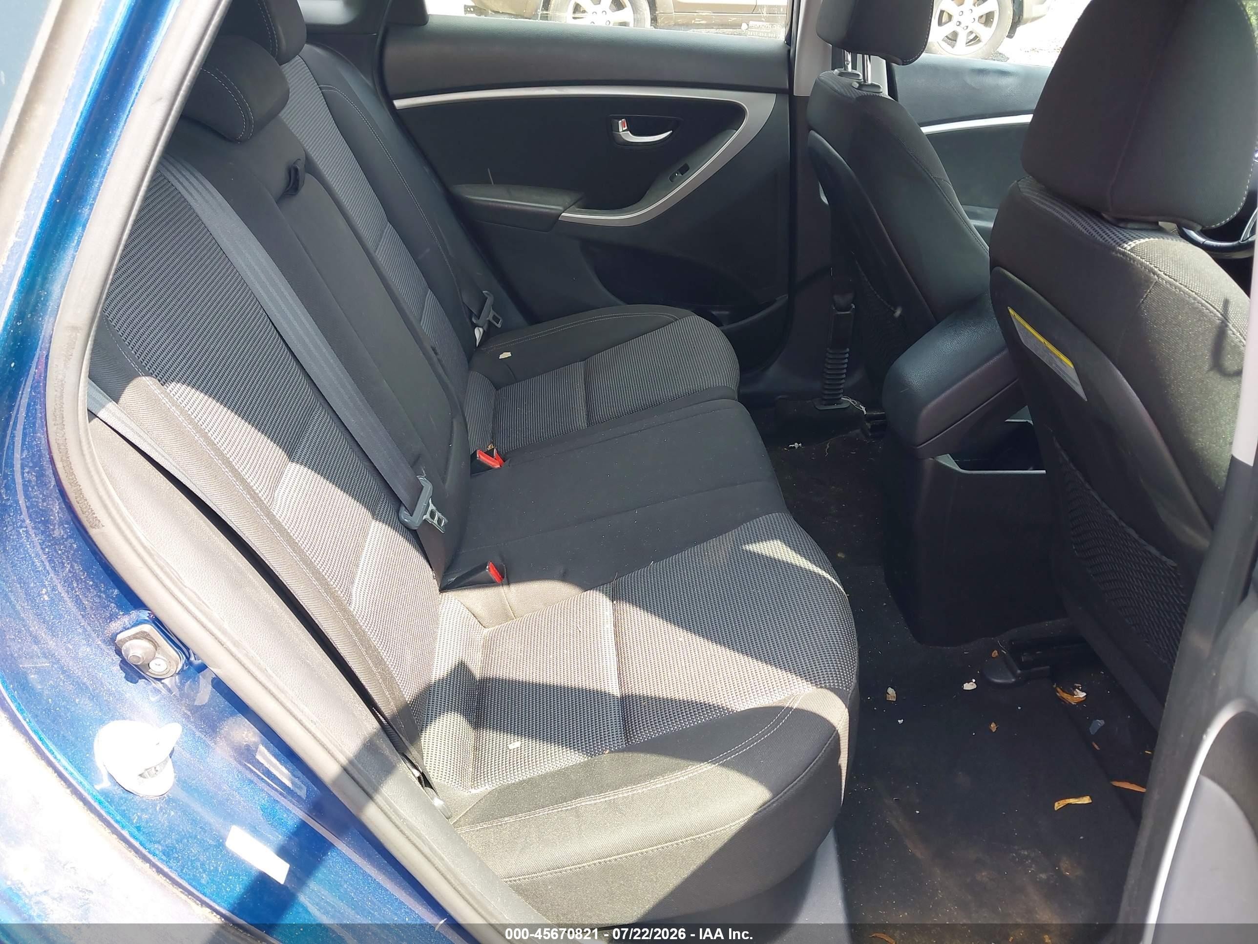 2013 Hyundai Elantra Gt   Blue vin: KMHD35LE3DU082975