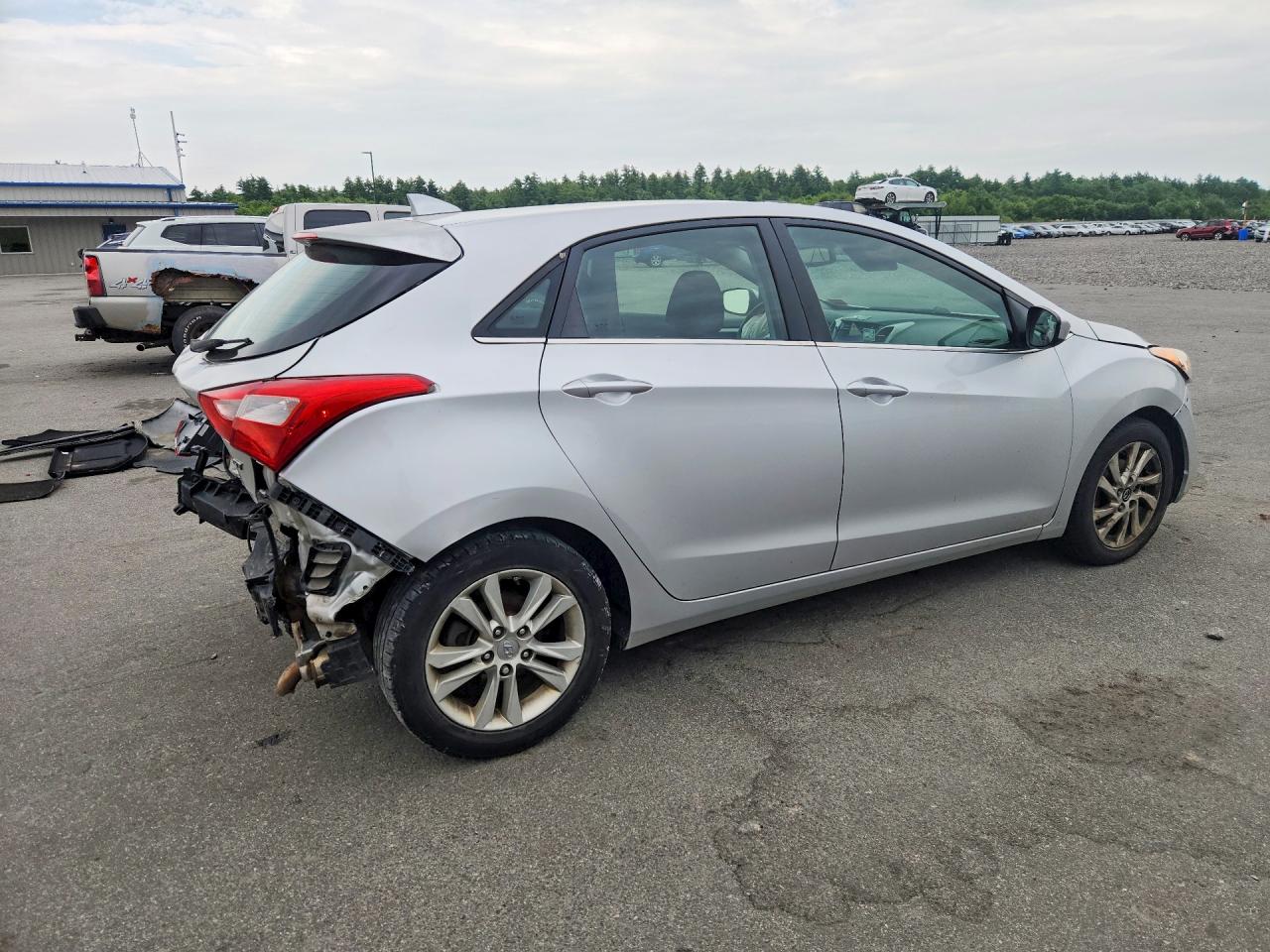 2013 Hyundai Elantra Gt Base Silver vin: KMHD35LE3DU100794
