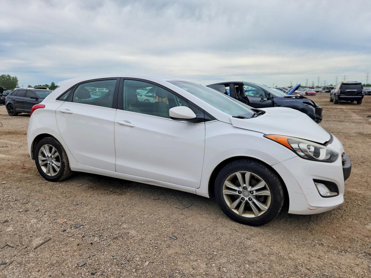 2013 Hyundai Elantra Gt Base Белый vin: KMHD35LE3DU102982