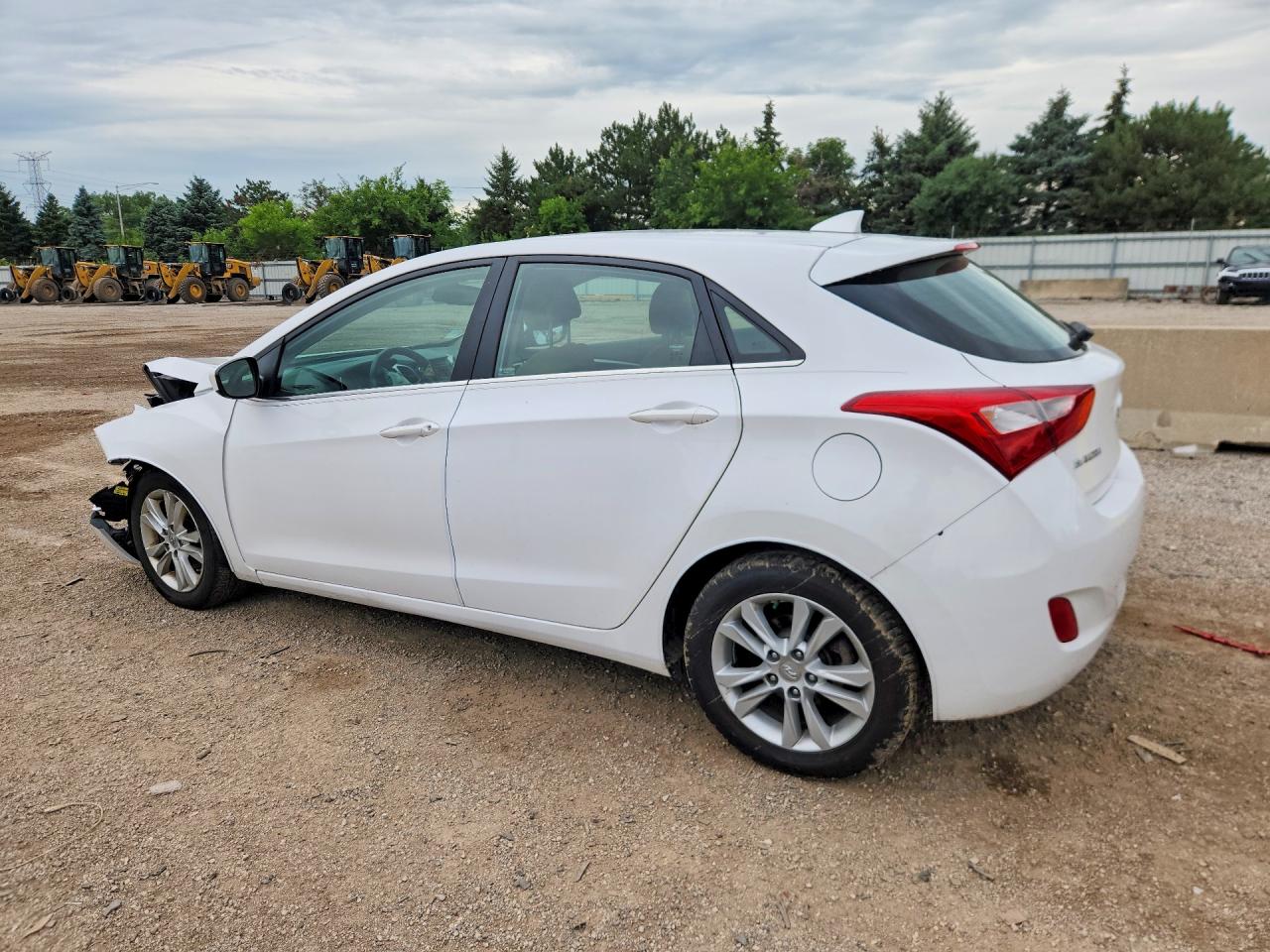 2013 Hyundai Elantra Gt Base Белый vin: KMHD35LE3DU102982