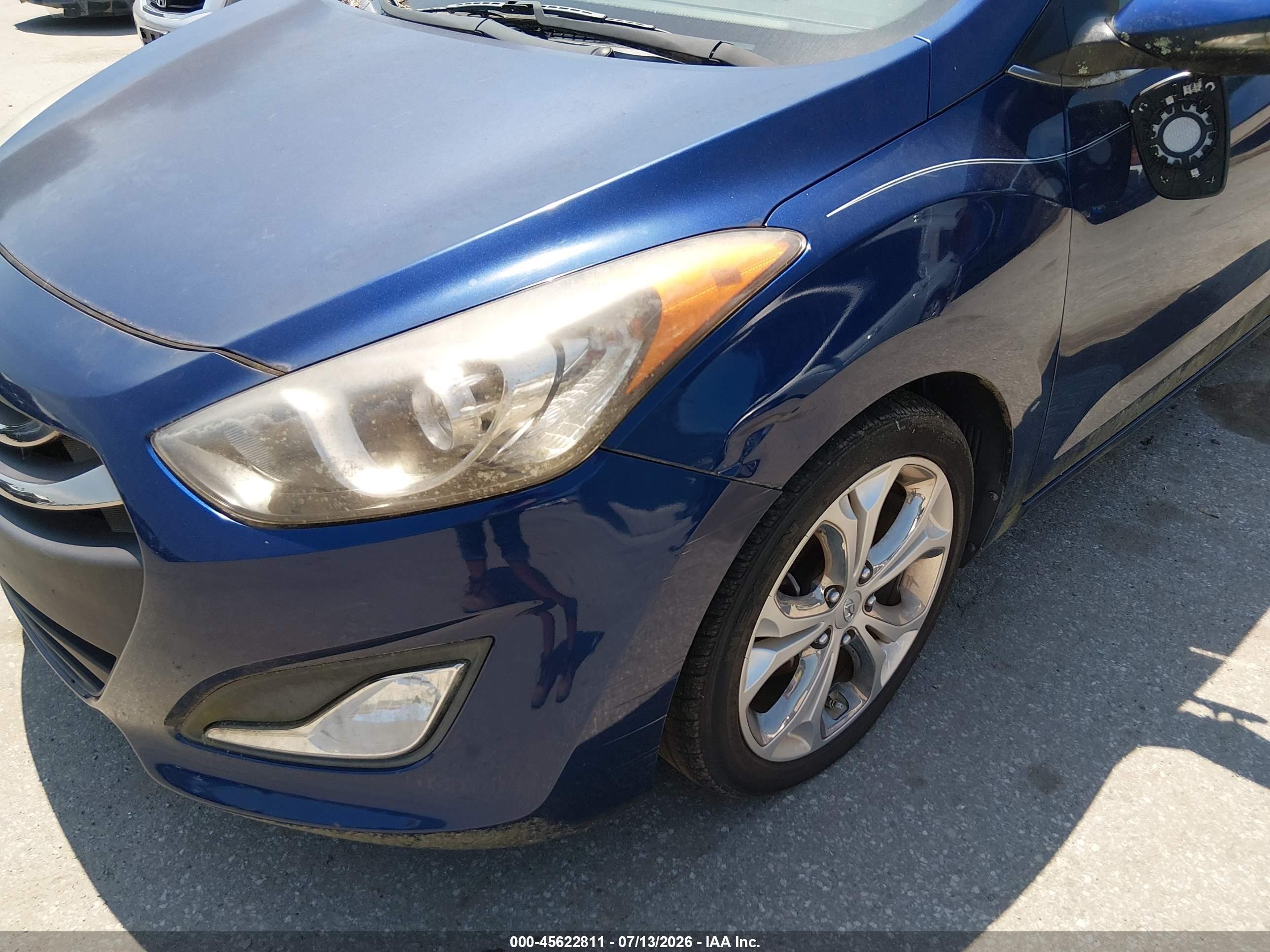 2013 Hyundai Elantra Gt   Blue vin: KMHD35LE3DU111732