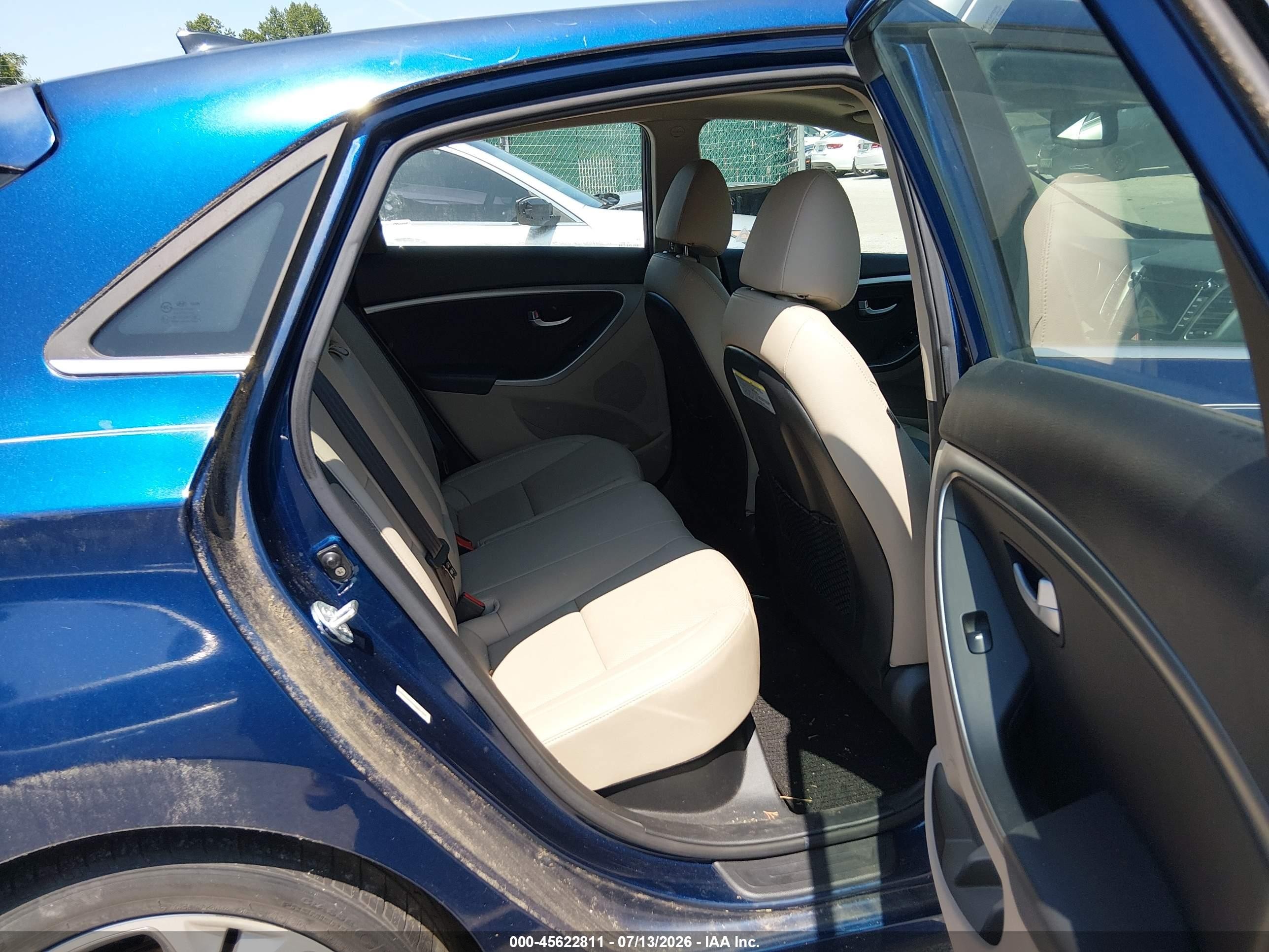 2013 Hyundai Elantra Gt   Blue vin: KMHD35LE3DU111732