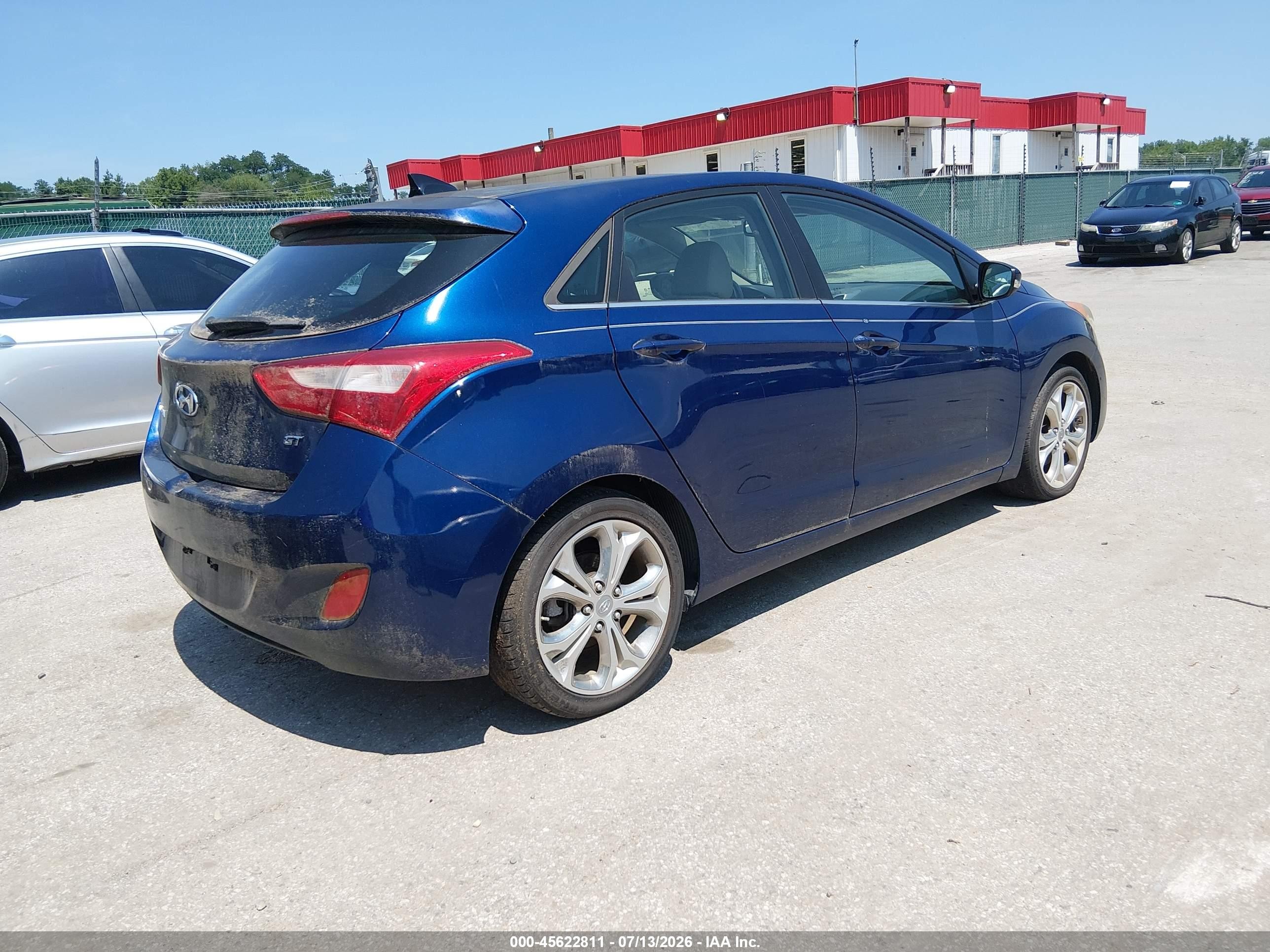 2013 Hyundai Elantra Gt   Blue vin: KMHD35LE3DU111732