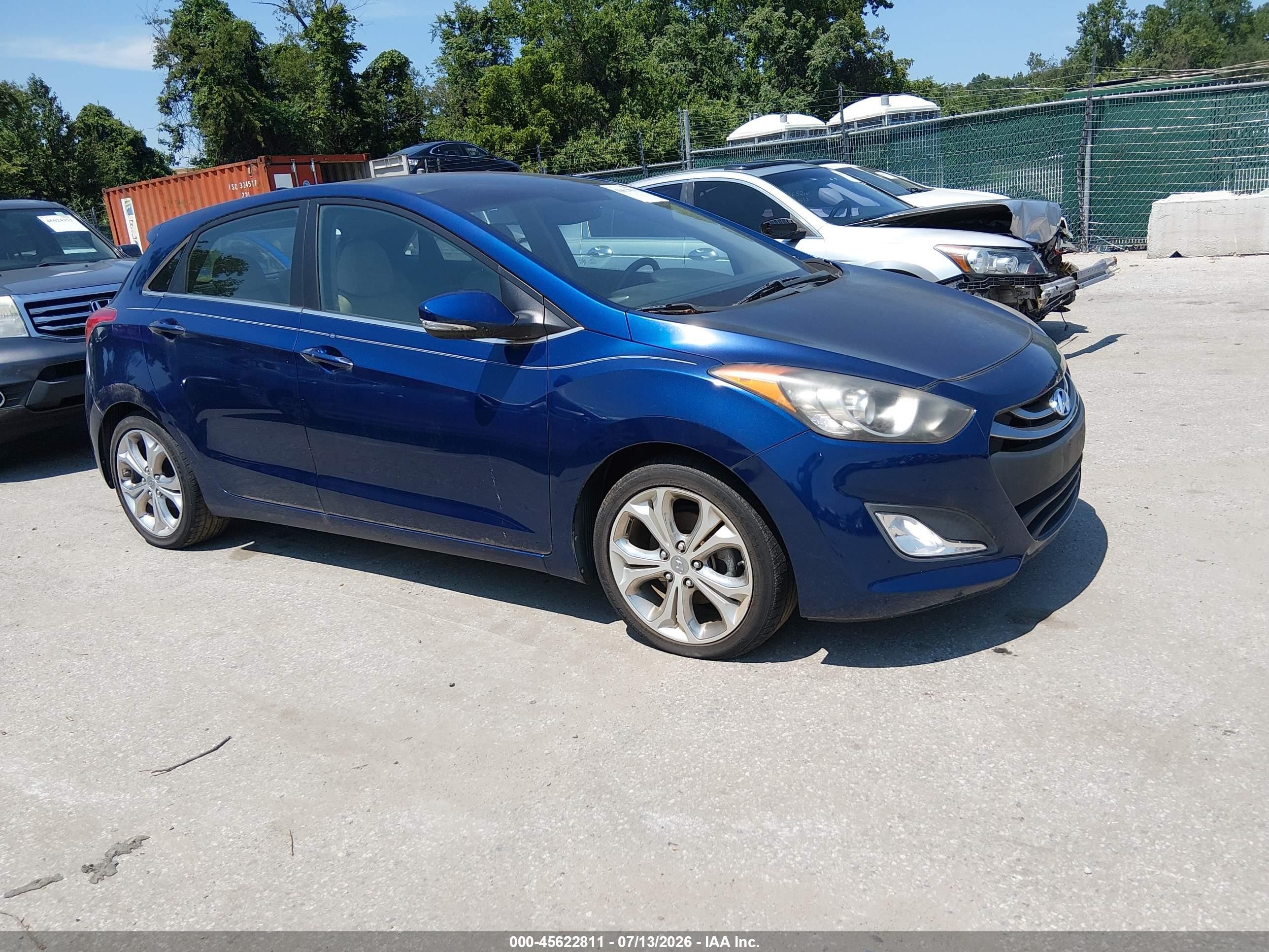 2013 Hyundai Elantra Gt   Blue vin: KMHD35LE3DU111732