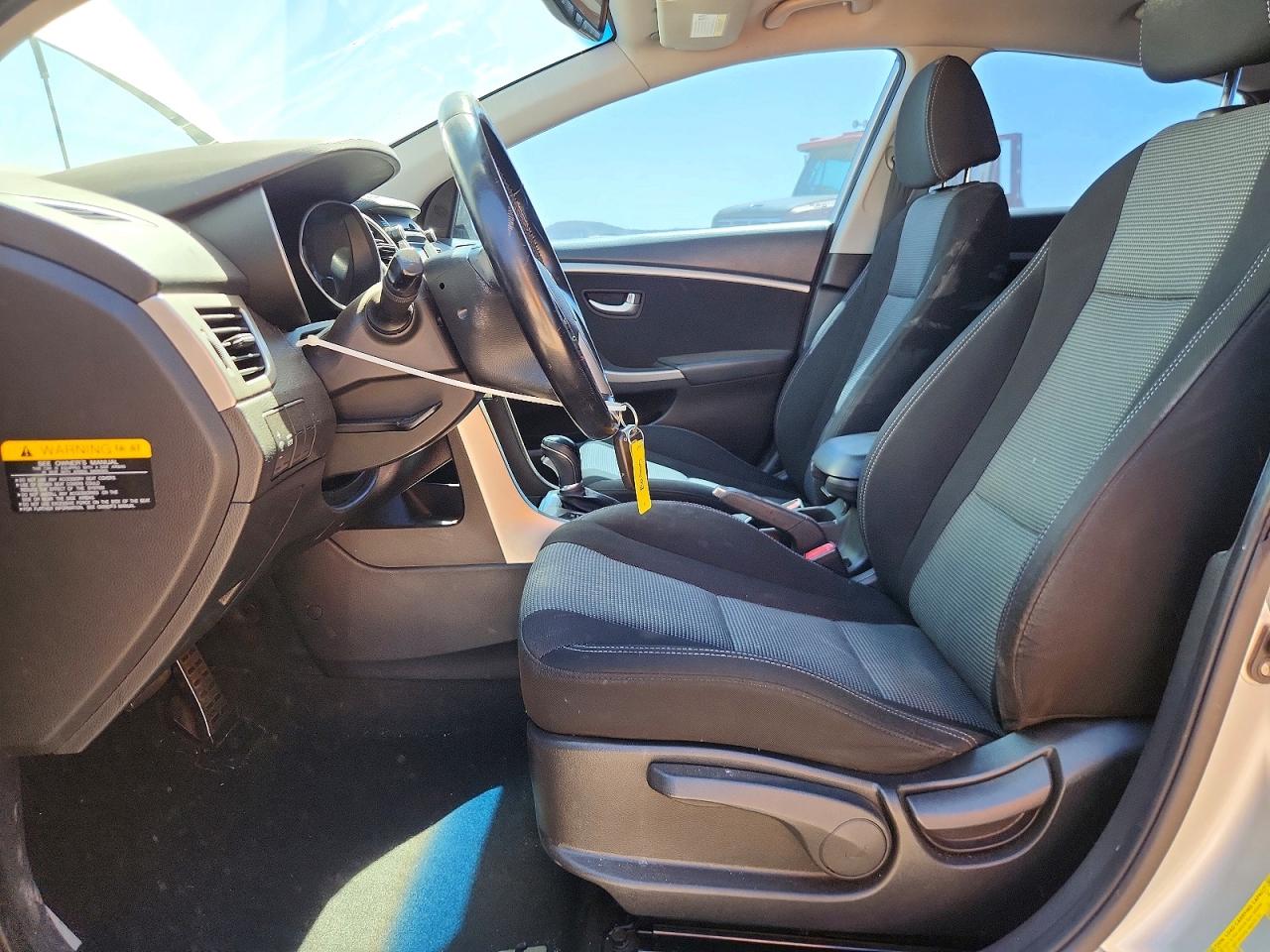 2013 Hyundai Elantra Gt Base Silver vin: KMHD35LE3DU120429