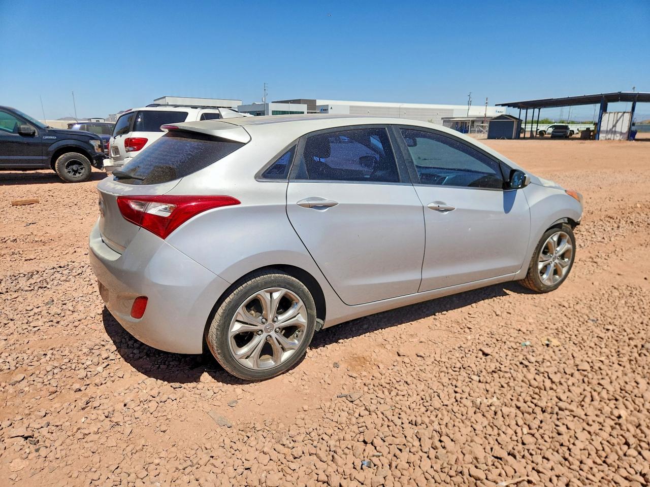 2013 Hyundai Elantra Gt Base Silver vin: KMHD35LE3DU120429