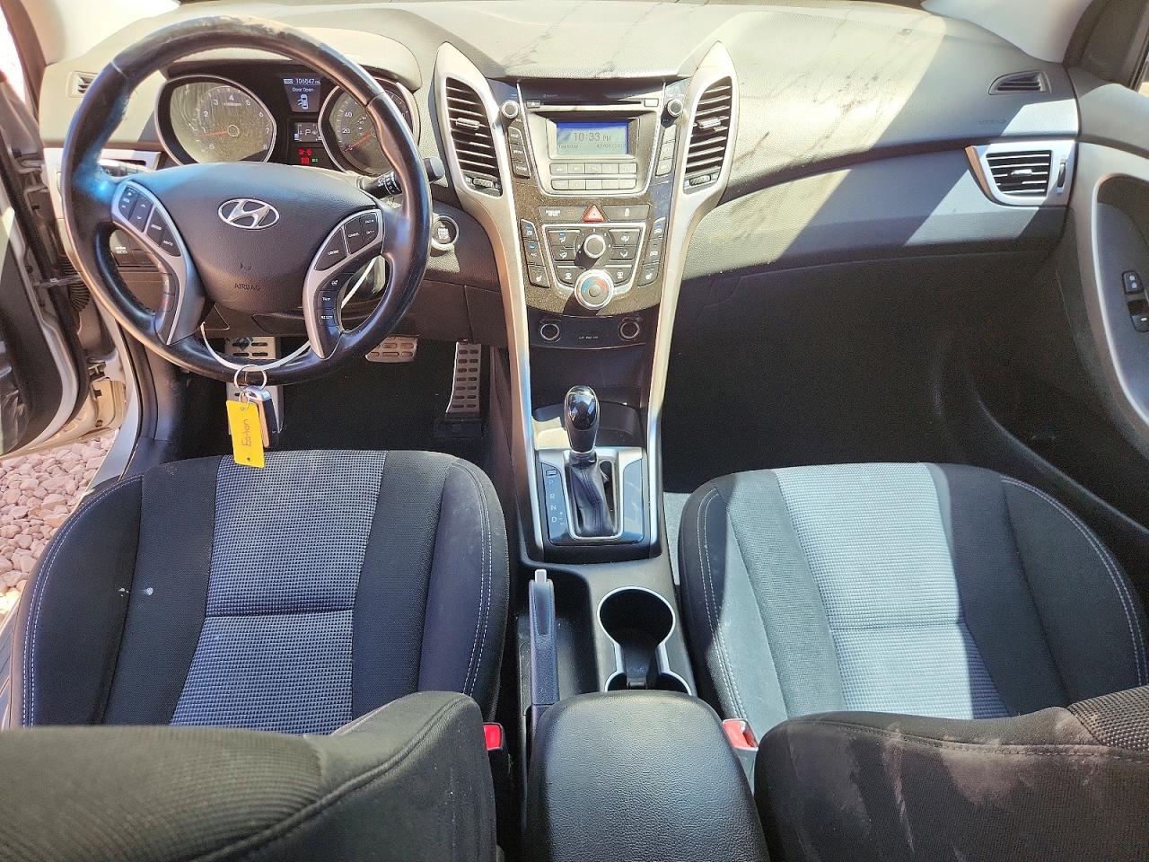 2013 Hyundai Elantra Gt Base Silver vin: KMHD35LE3DU120429