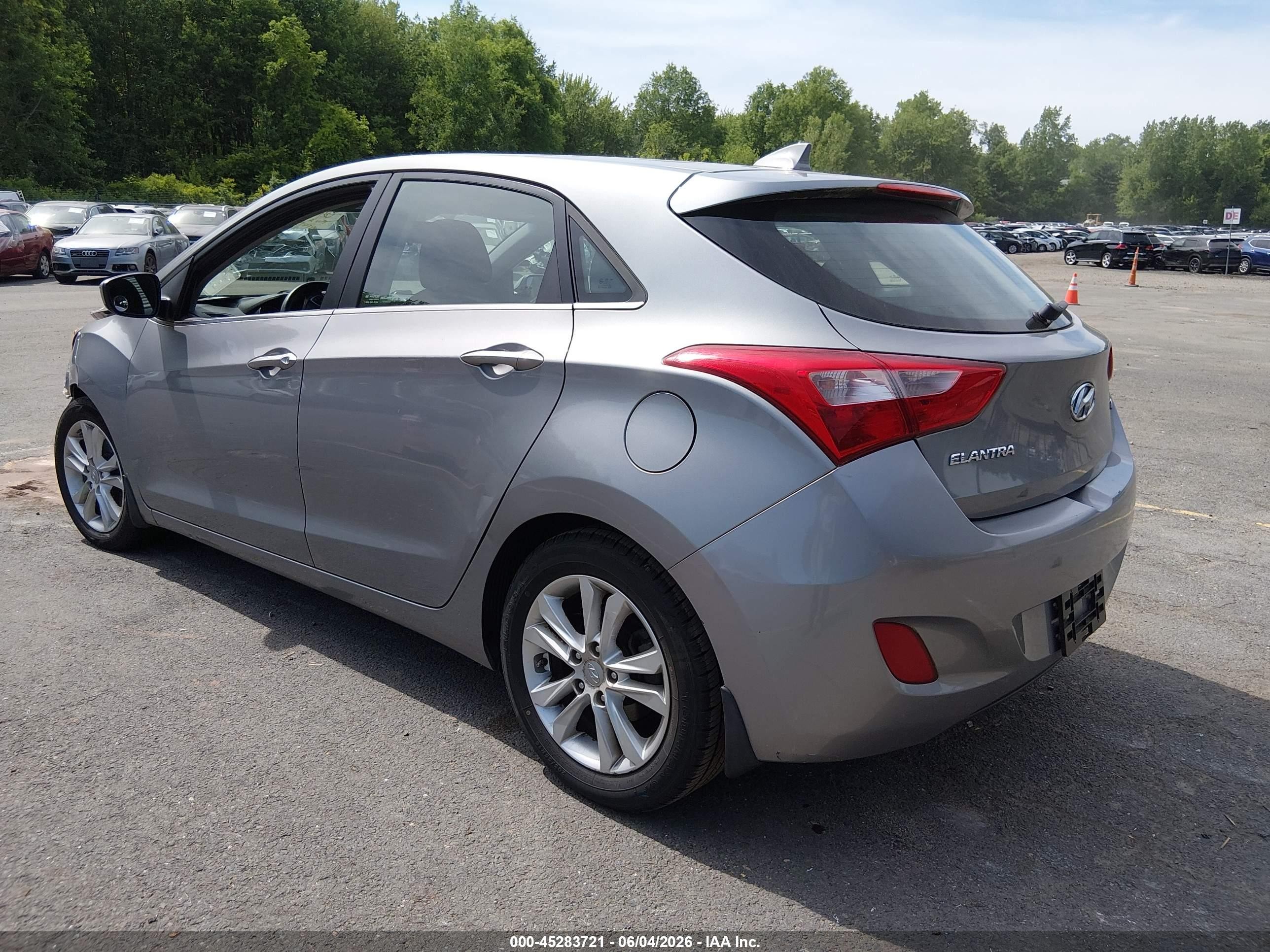 2013 Hyundai Elantra Gt   Gray vin: KMHD35LE3DU128692