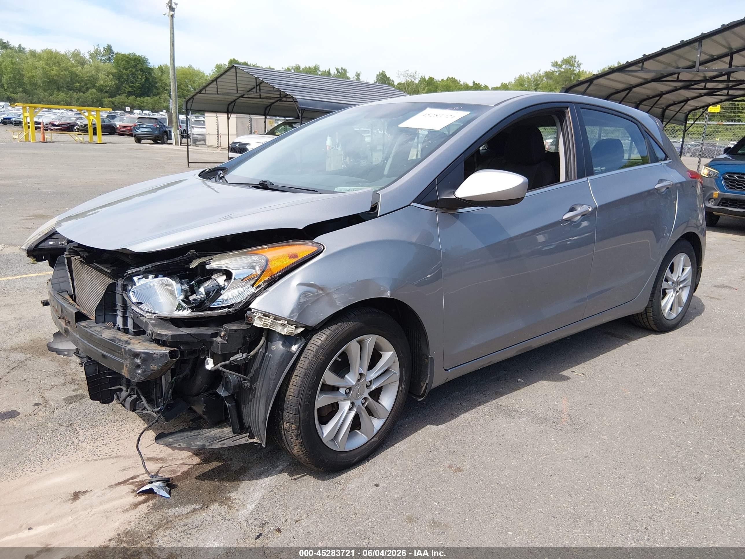 2013 Hyundai Elantra Gt   Gray vin: KMHD35LE3DU128692