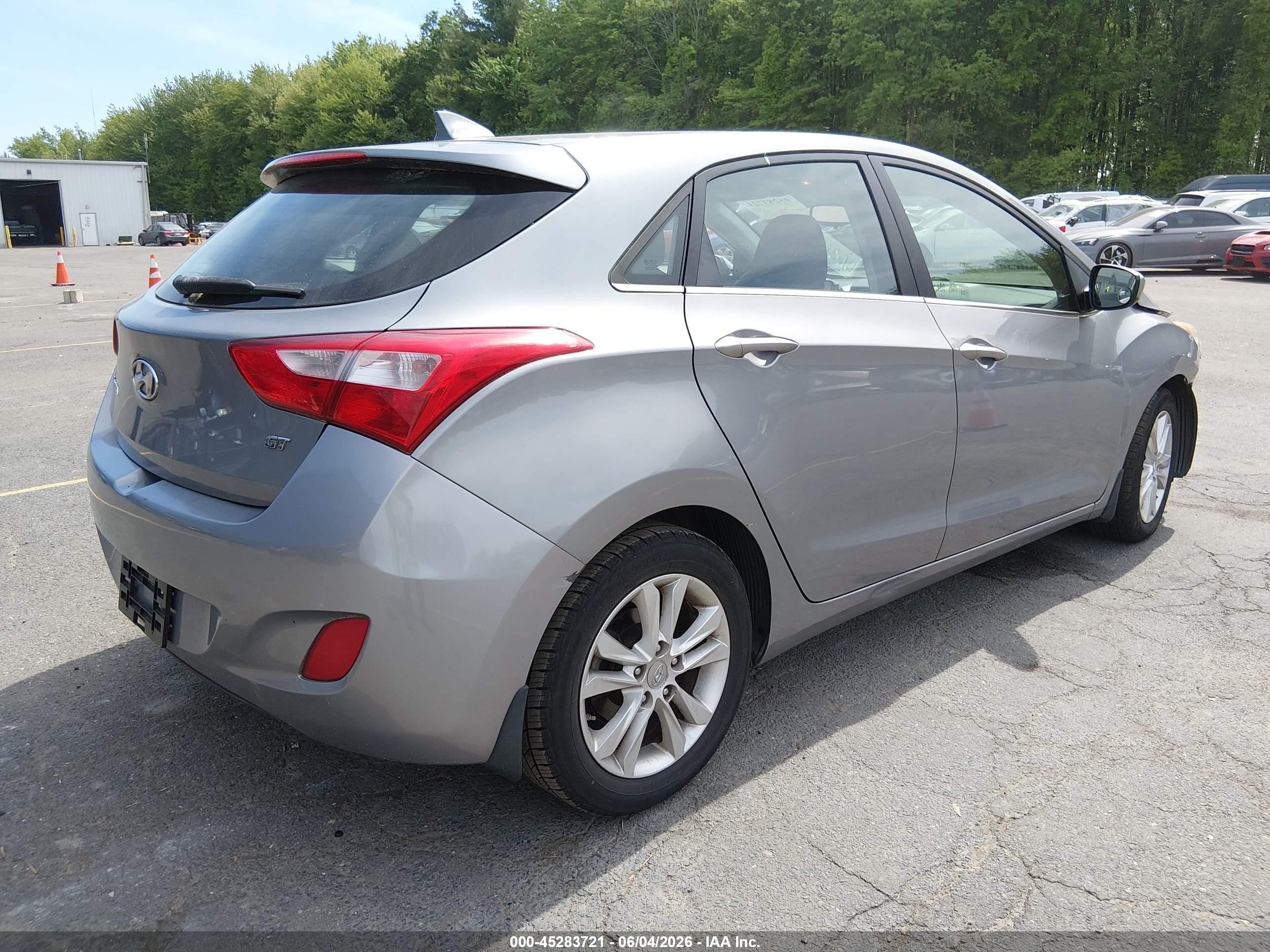 2013 Hyundai Elantra Gt   Gray vin: KMHD35LE3DU128692