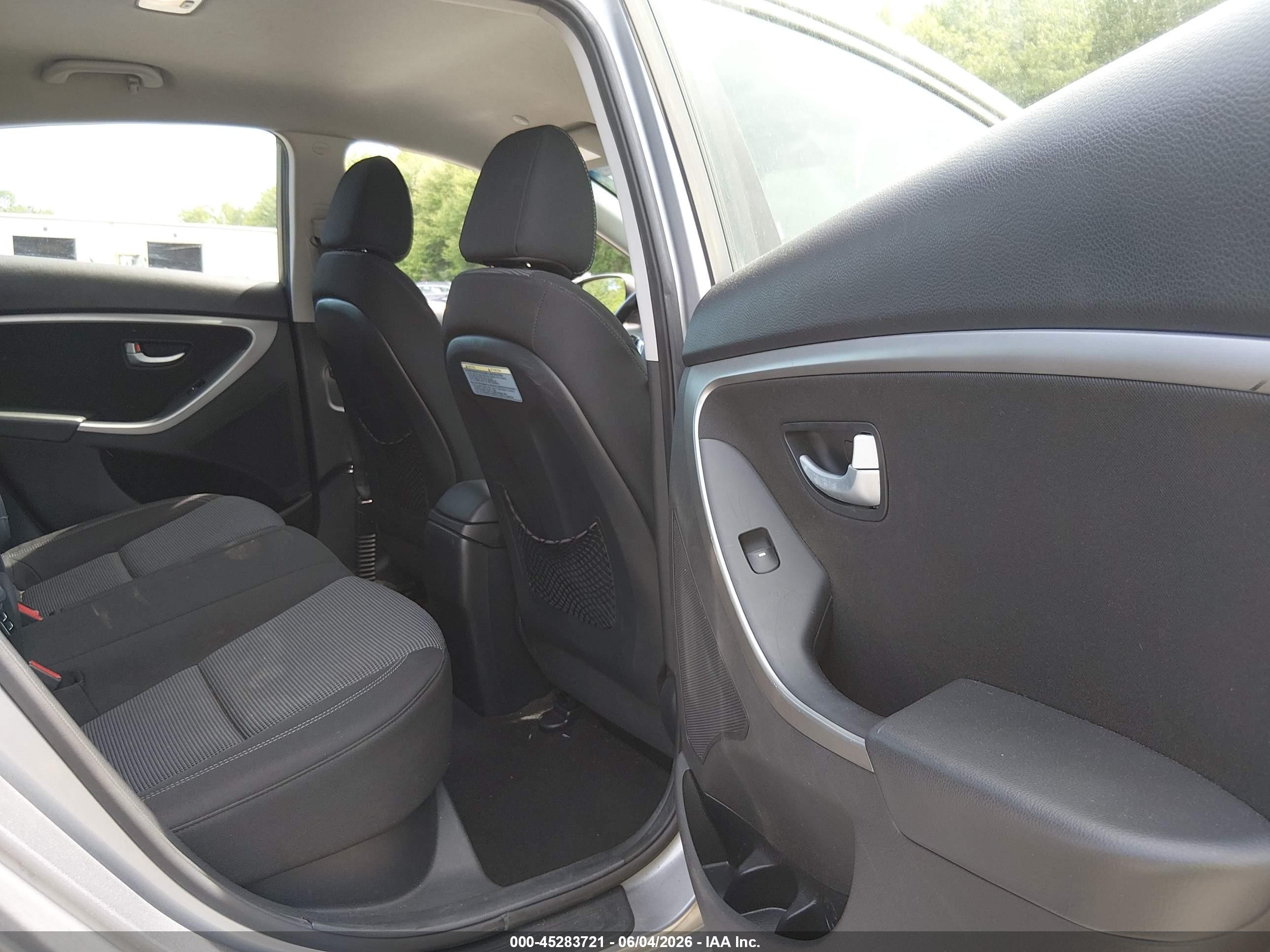 2013 Hyundai Elantra Gt   Gray vin: KMHD35LE3DU128692