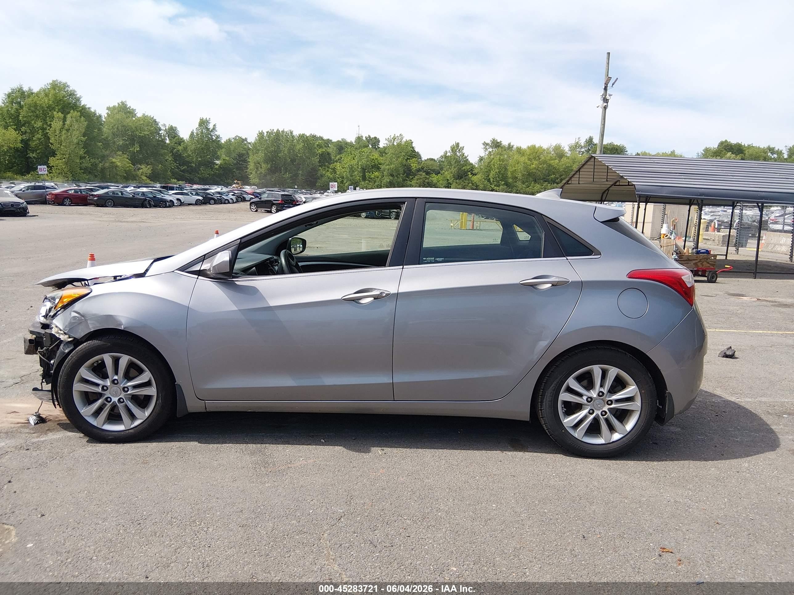 2013 Hyundai Elantra Gt   Gray vin: KMHD35LE3DU128692