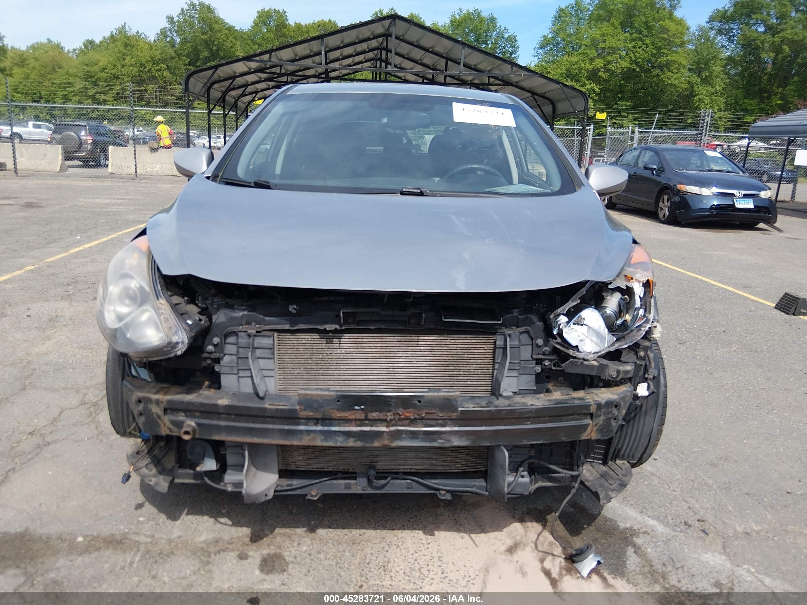 2013 Hyundai Elantra Gt   Gray vin: KMHD35LE3DU128692
