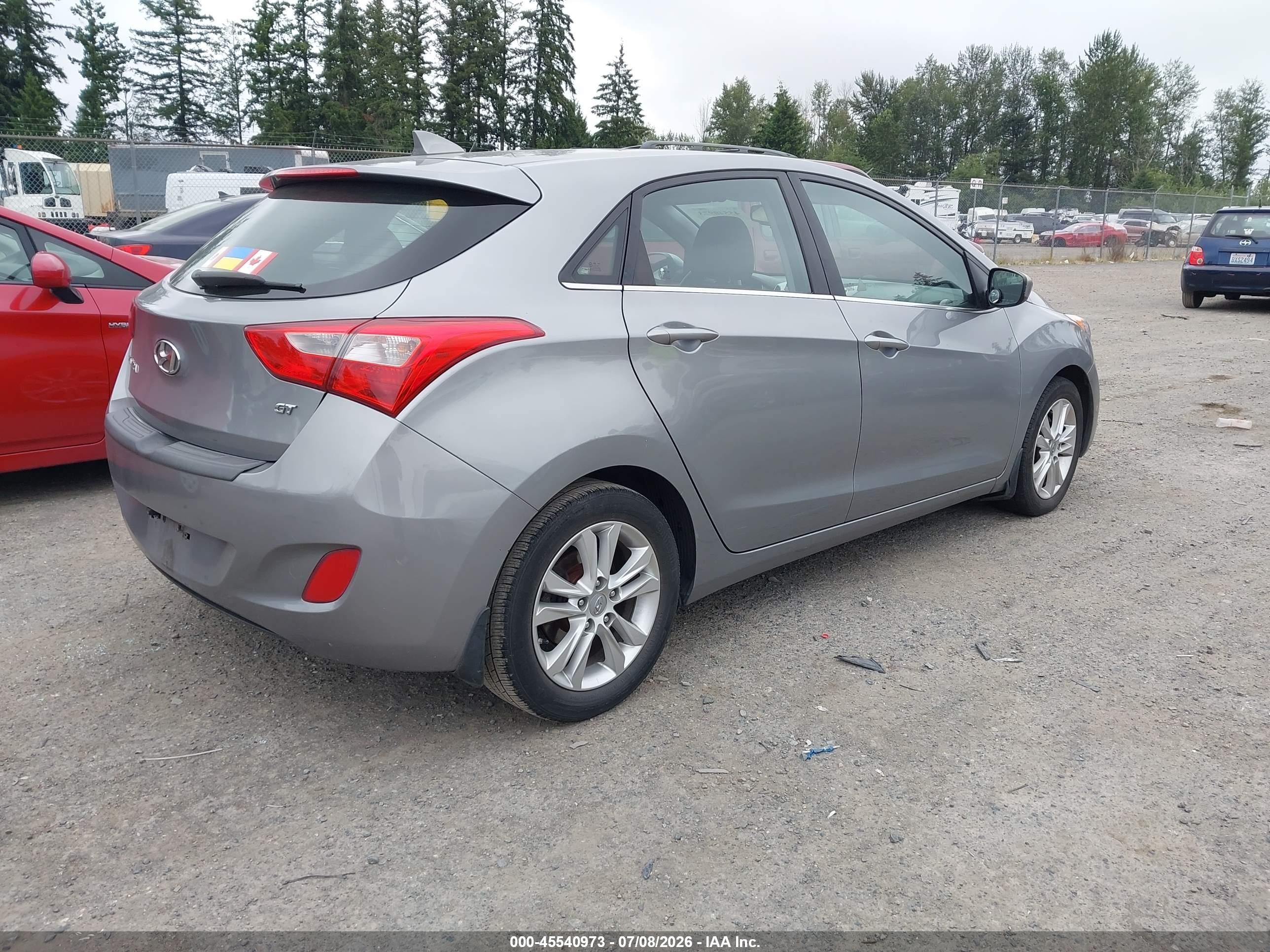 2013 Hyundai Elantra Gt   Silver vin: KMHD35LE3DU133066