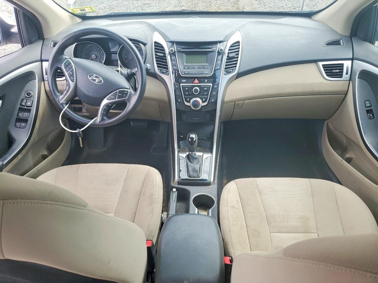 2013 Hyundai Elantra Gt Base White vin: KMHD35LE4DU033767