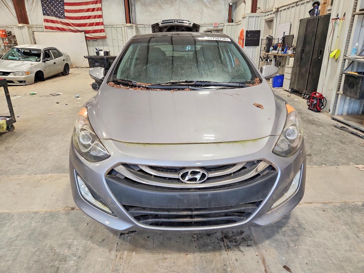 2013 Hyundai Elantra Gt Base Gray vin: KMHD35LE4DU053579