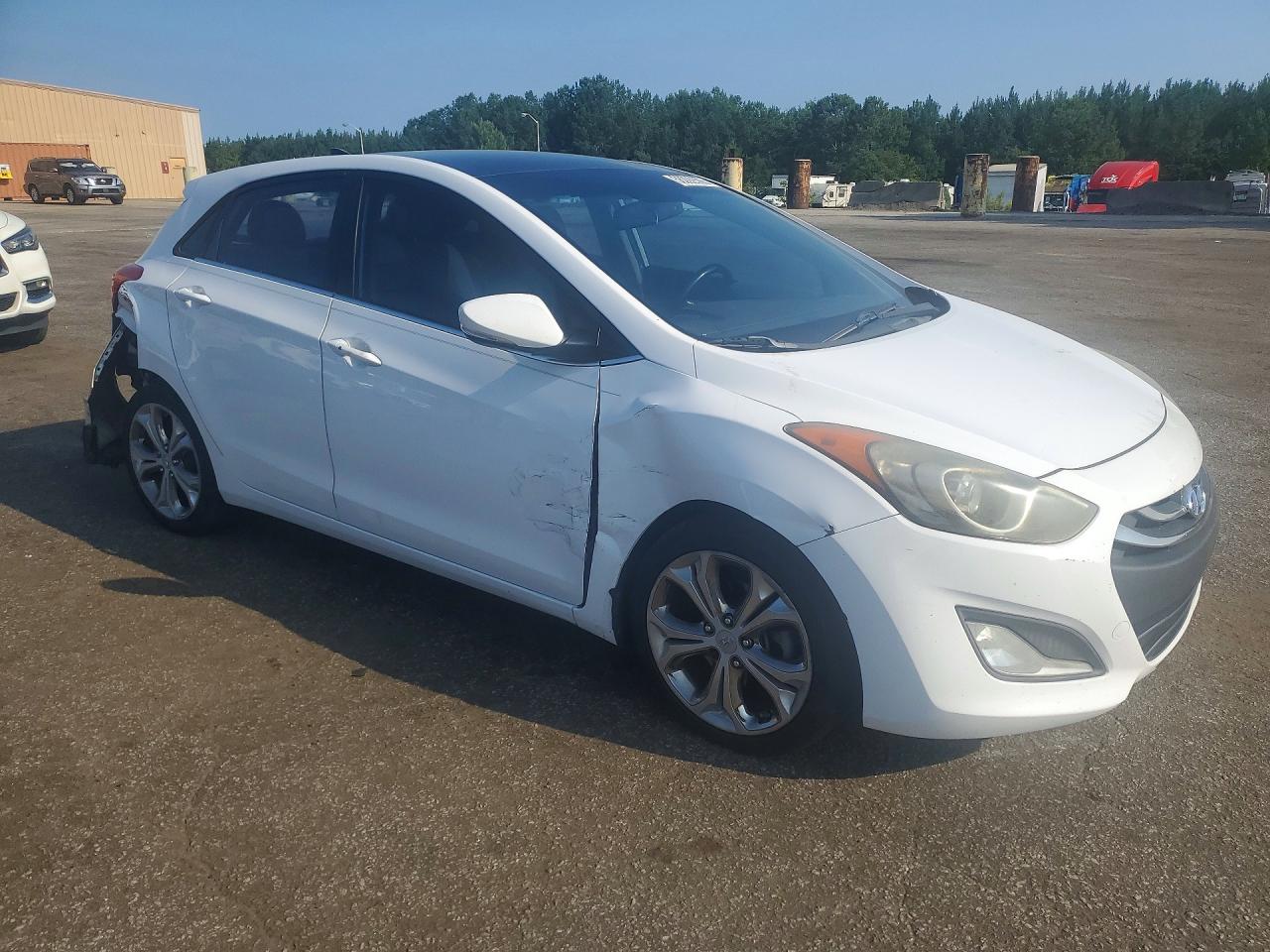 2013 Hyundai Elantra Gt Base Белый vin: KMHD35LE4DU055154