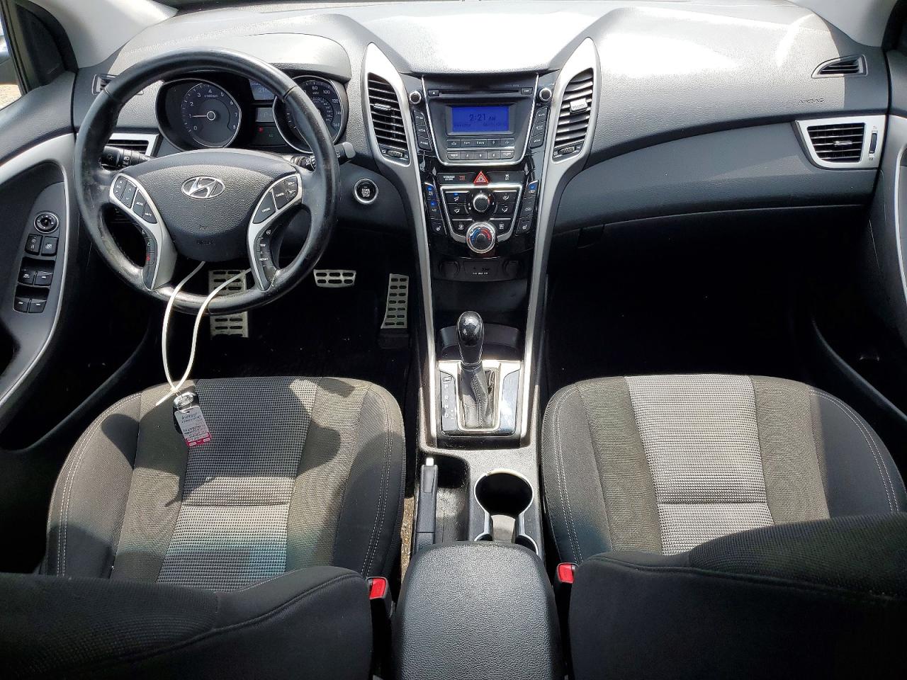 2013 Hyundai Elantra Gt Base Silver vin: KMHD35LE4DU082371