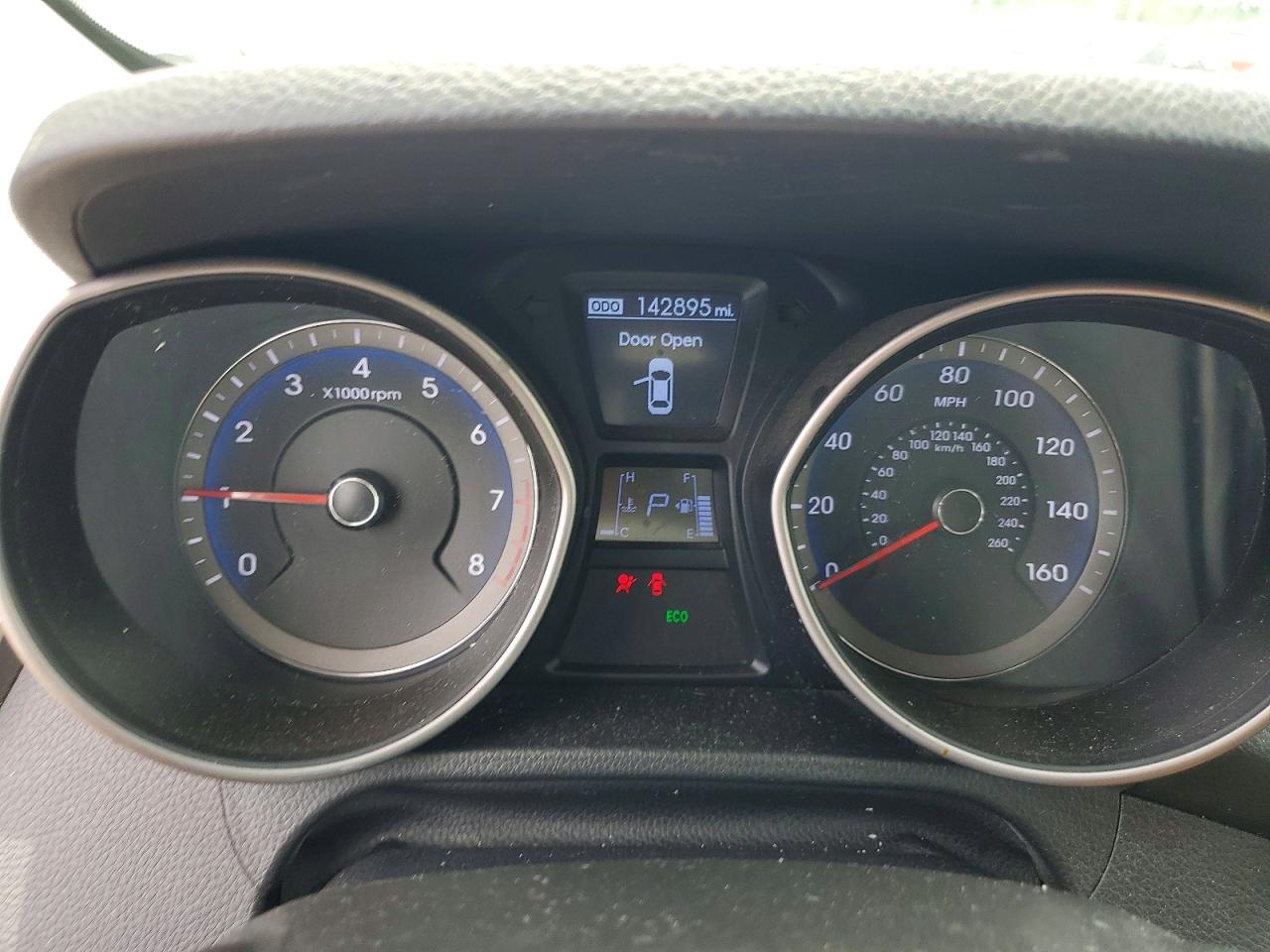 2013 Hyundai Elantra Gt Base Silver vin: KMHD35LE4DU082371