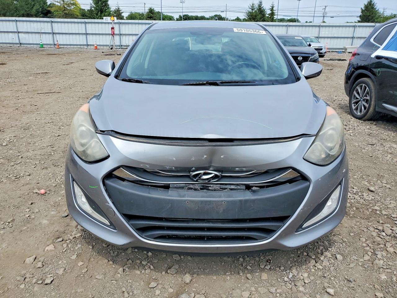 2013 Hyundai Elantra Gt Base Silver vin: KMHD35LE4DU082371