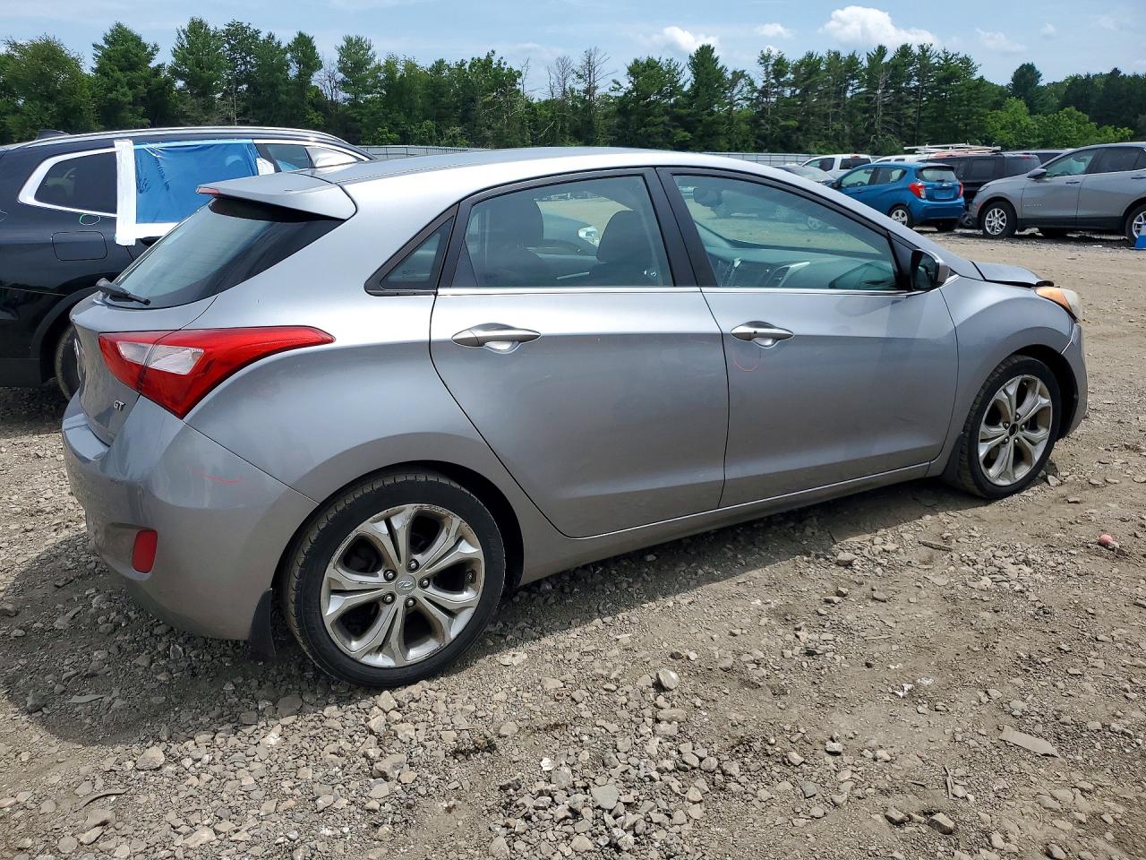2013 Hyundai Elantra Gt Base Silver vin: KMHD35LE4DU082371