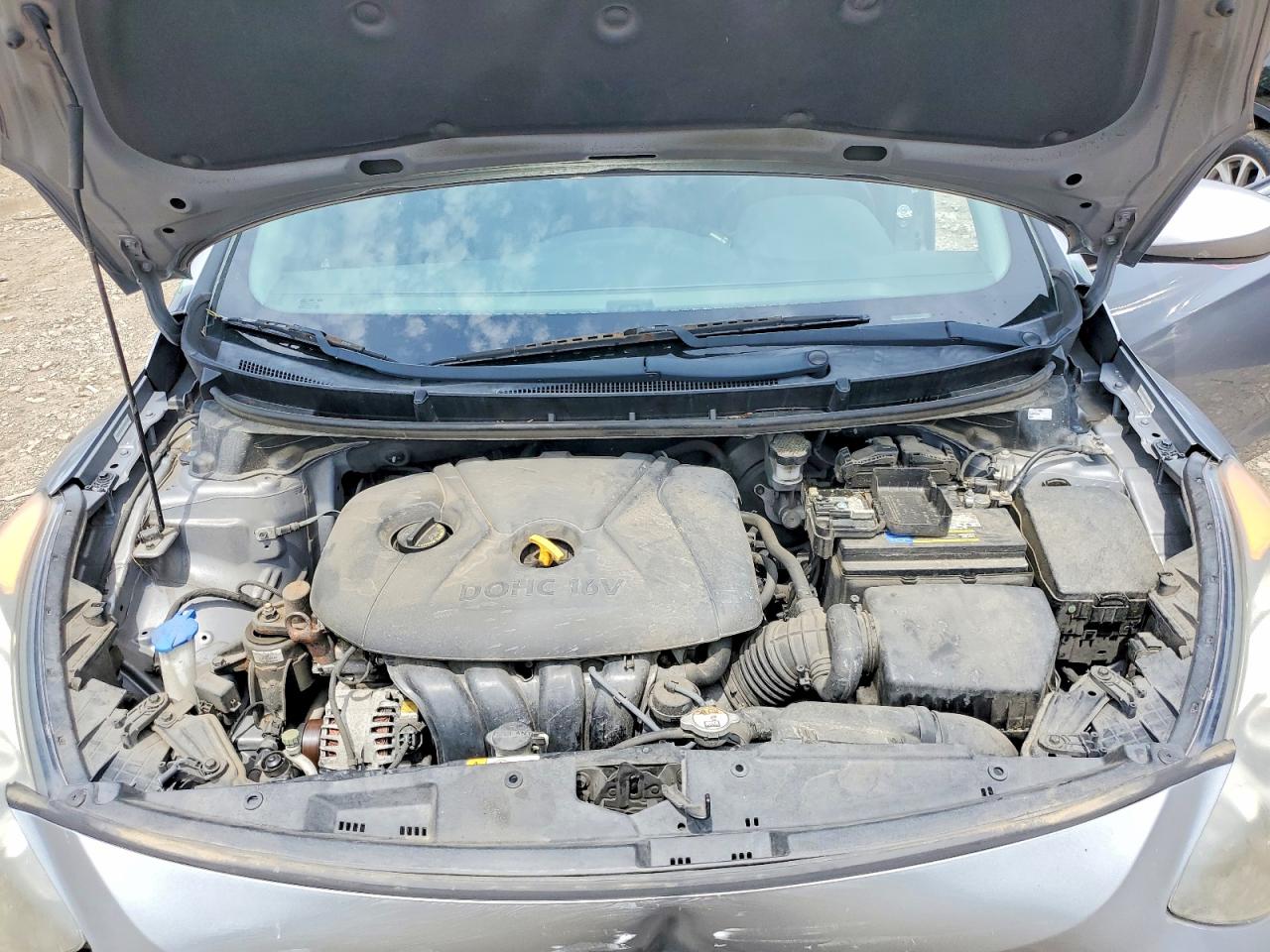 2013 Hyundai Elantra Gt Base Silver vin: KMHD35LE4DU082371