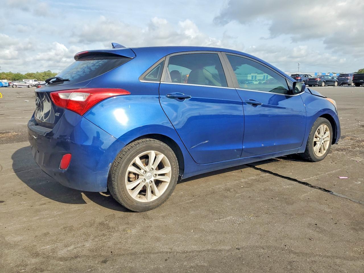 2013 Hyundai Elantra Gt Base Blue vin: KMHD35LE4DU088333