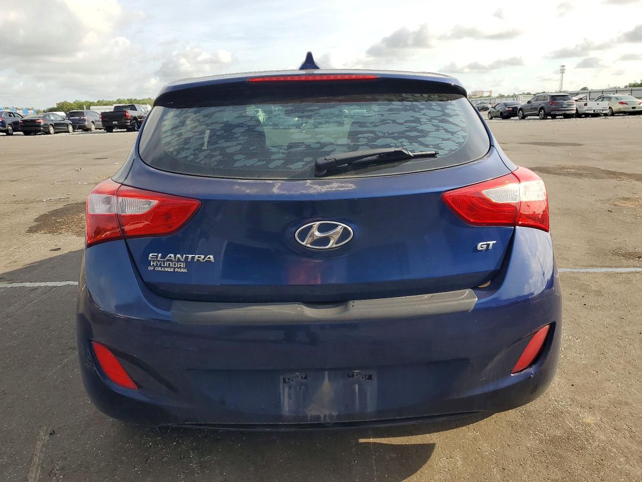 2013 Hyundai Elantra Gt Base Blue vin: KMHD35LE4DU088333