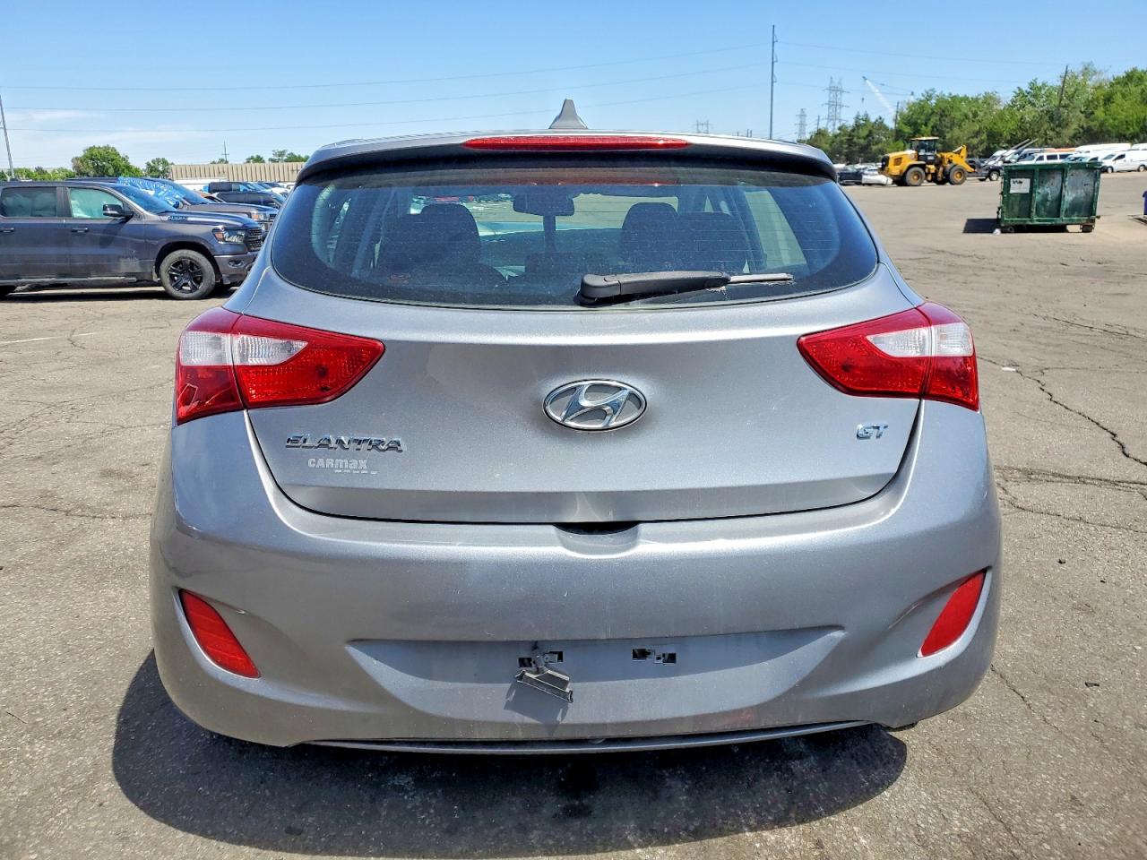 2013 Hyundai Elantra Gt Base Gray vin: KMHD35LE4DU091118
