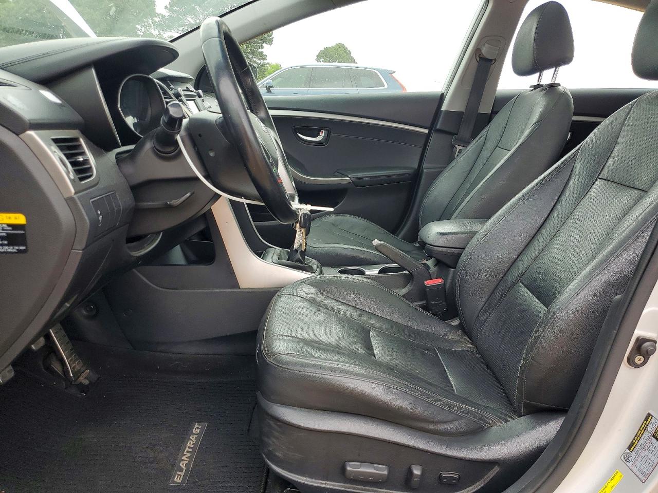 2013 Hyundai Elantra Gt Base Silver vin: KMHD35LE4DU097419