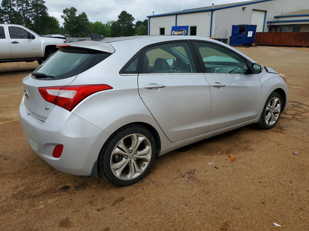 2013 Hyundai Elantra Gt Base Silver vin: KMHD35LE4DU097419