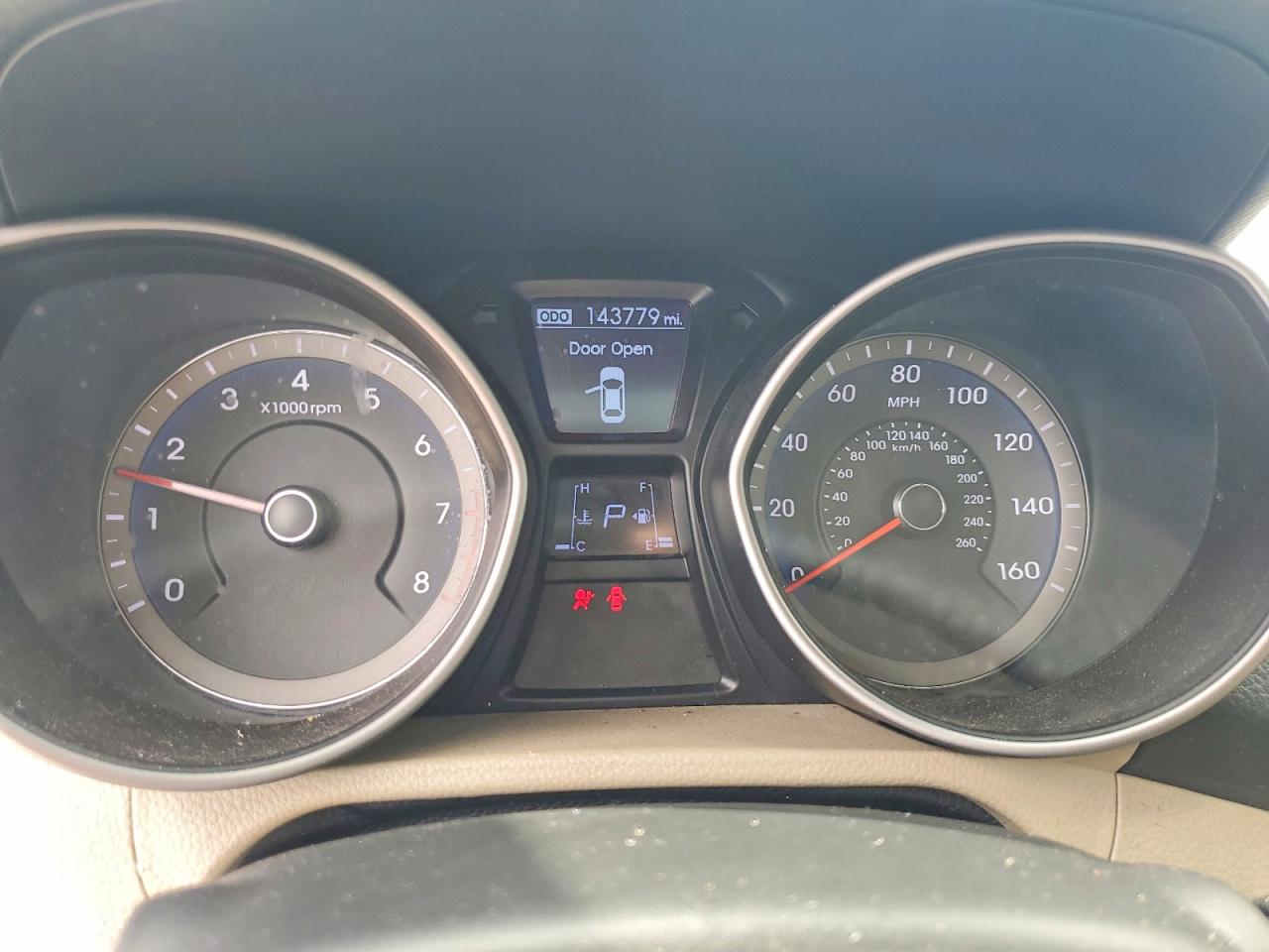 2013 Hyundai Elantra Gt Base White vin: KMHD35LE4DU121329