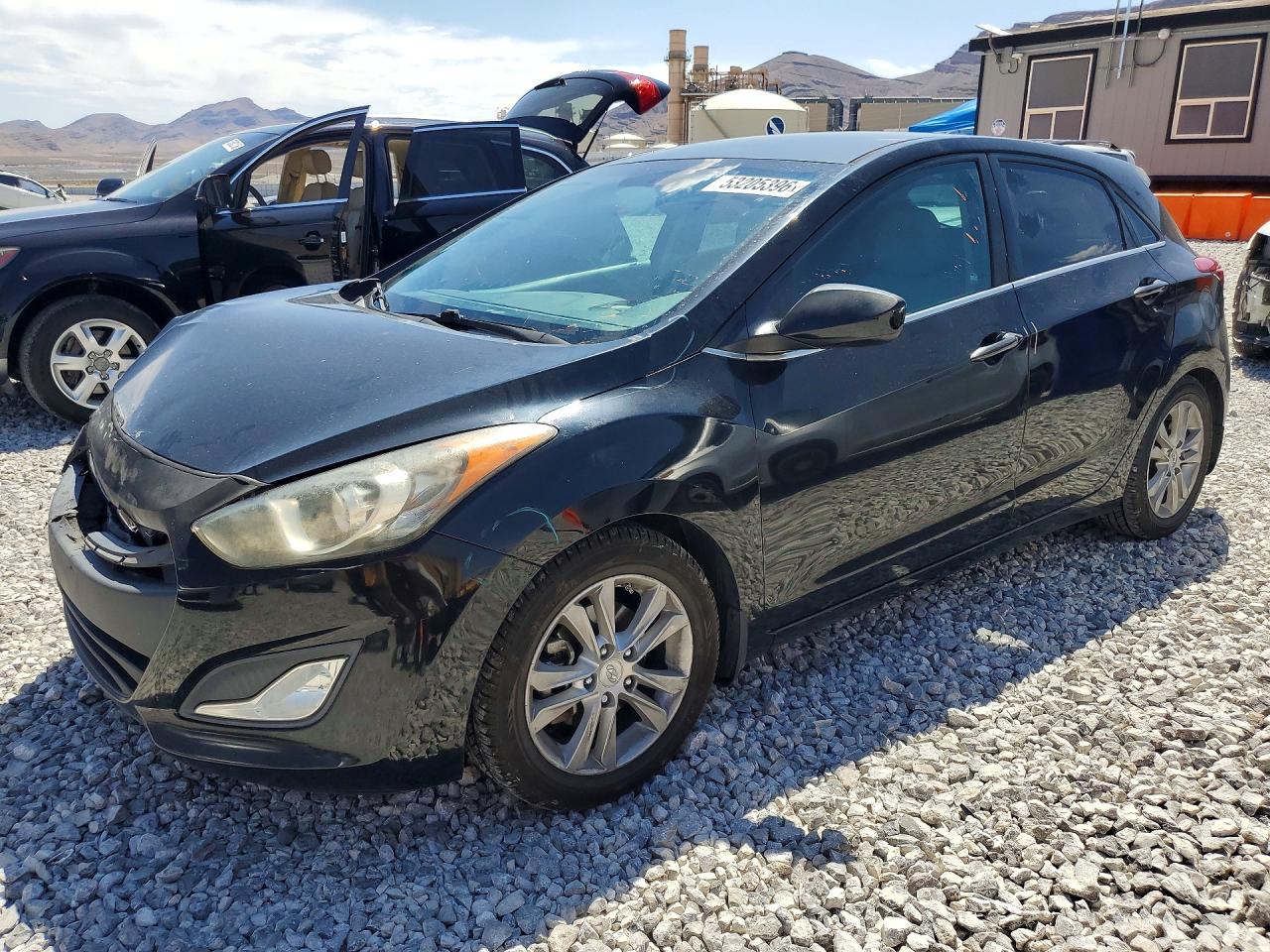 2013 Hyundai Elantra Gt Base Black vin: KMHD35LE4DU125364