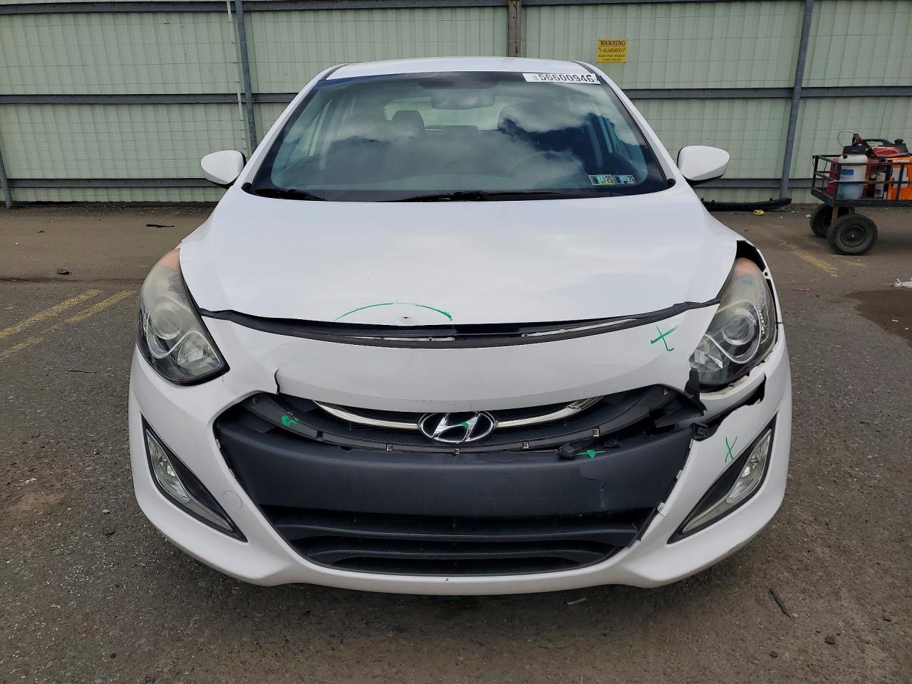 2013 Hyundai Elantra Gt Base White vin: KMHD35LE4DU129625