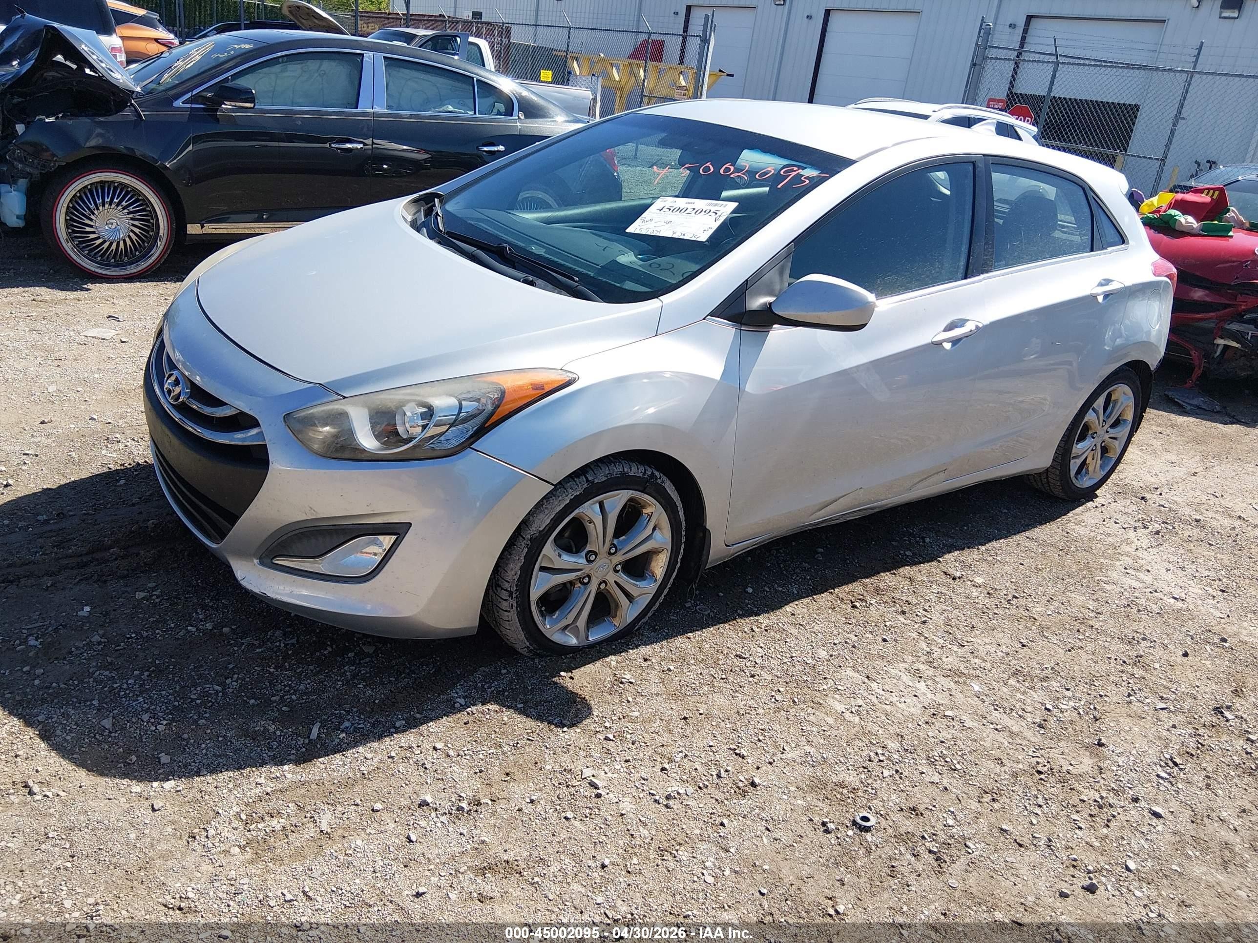 2013 Hyundai Elantra Gt   Silver vin: KMHD35LE4DU148501