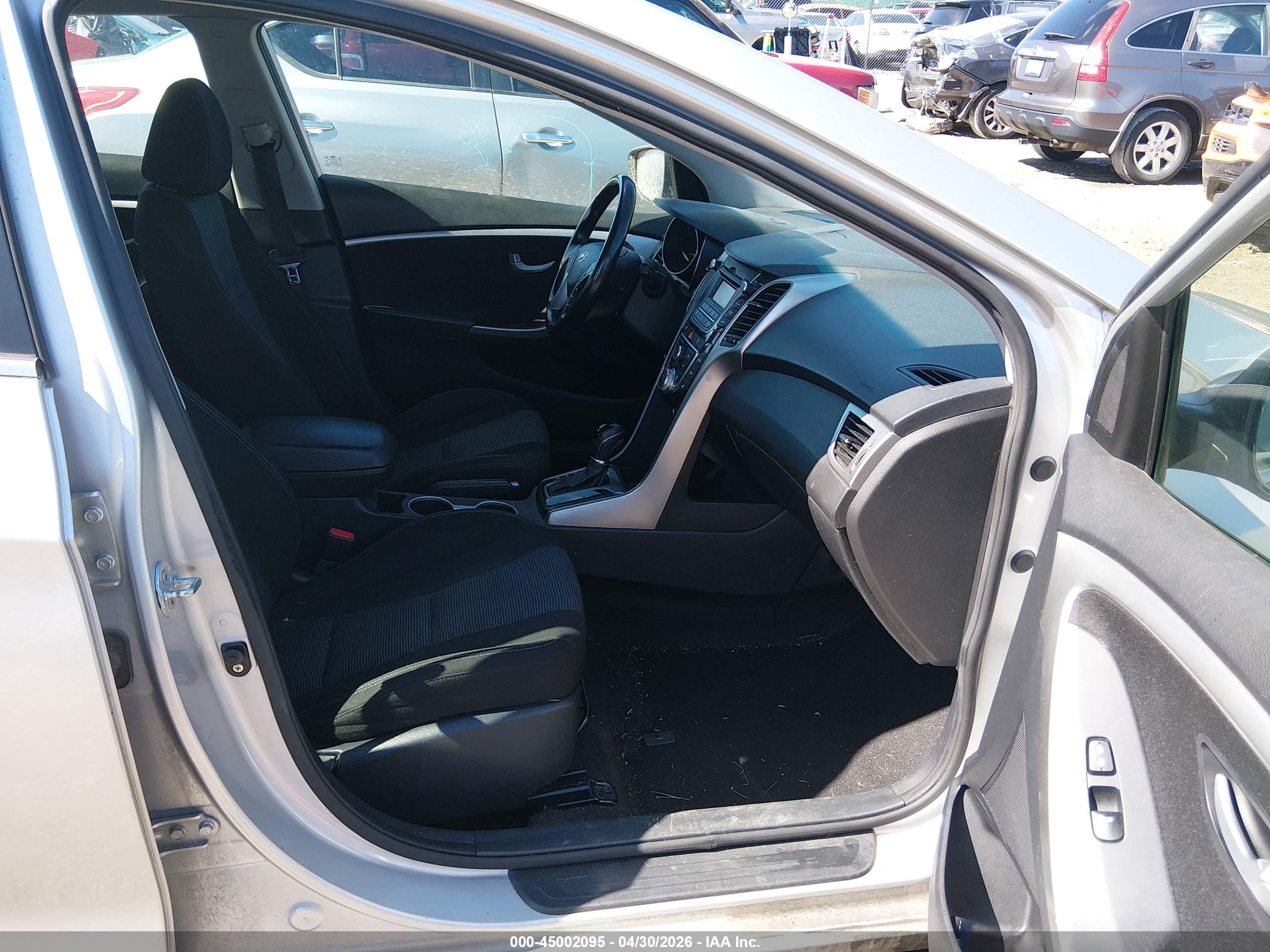 2013 Hyundai Elantra Gt   Silver vin: KMHD35LE4DU148501