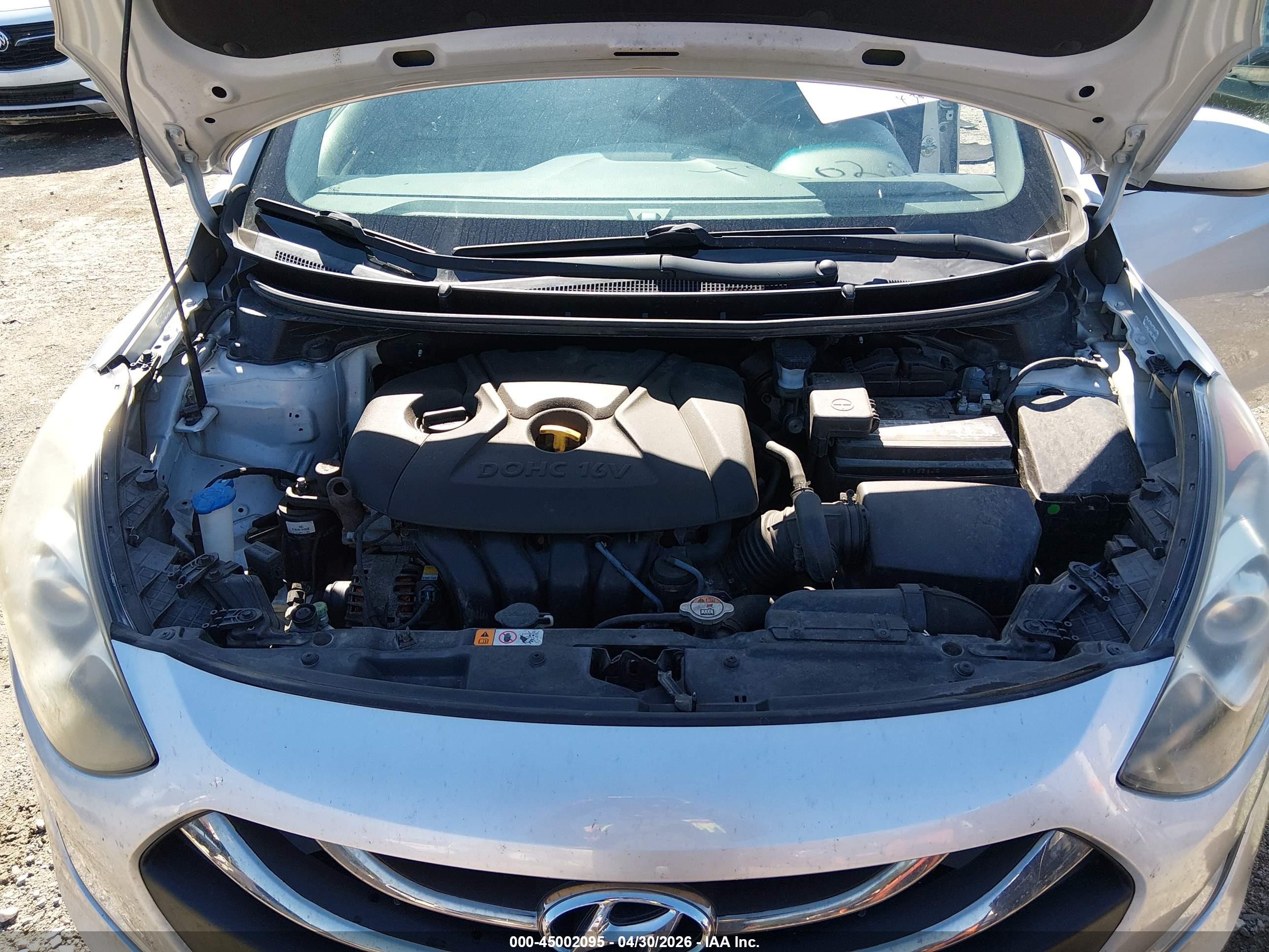 2013 Hyundai Elantra Gt   Silver vin: KMHD35LE4DU148501