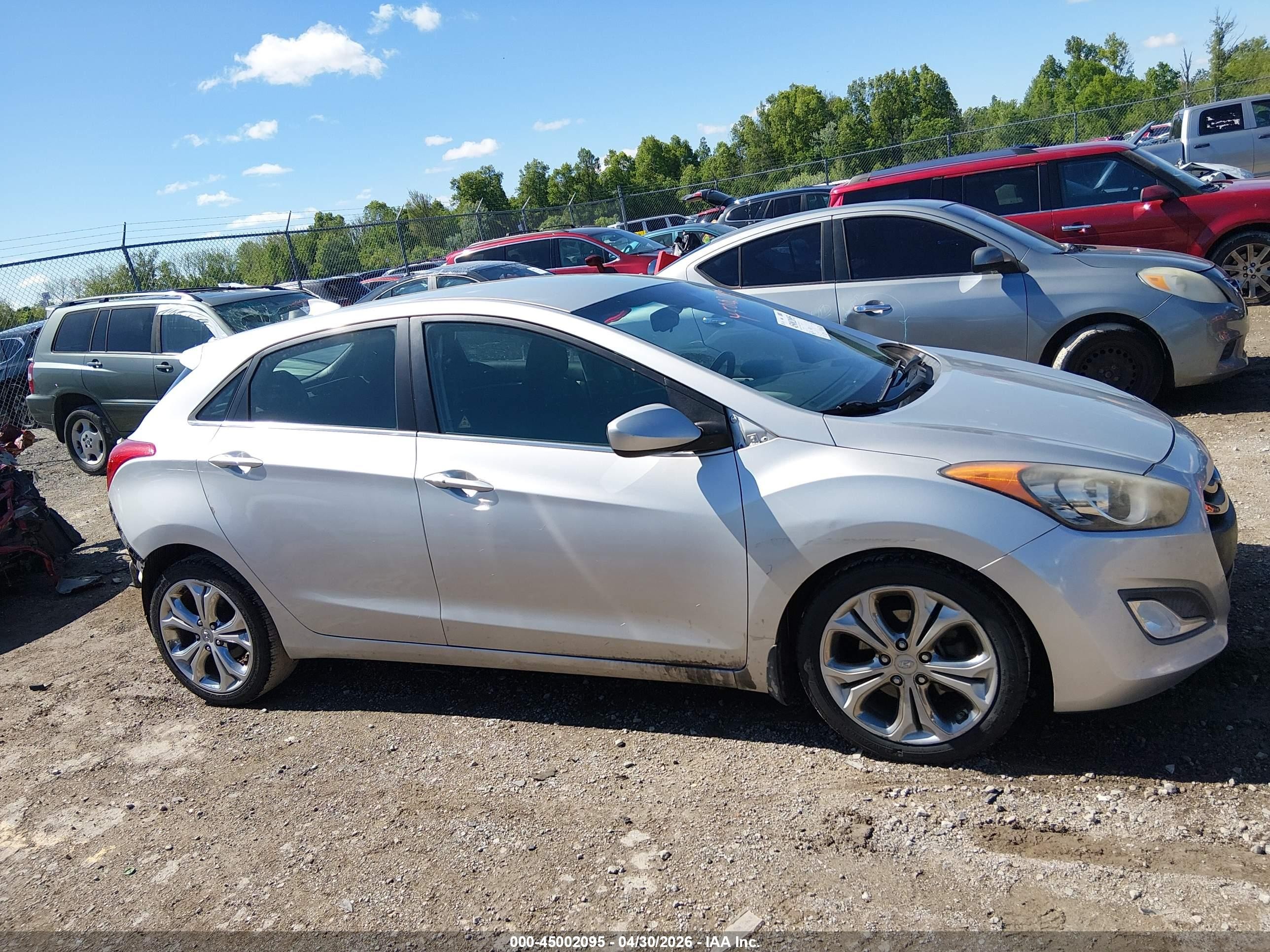 2013 Hyundai Elantra Gt   Silver vin: KMHD35LE4DU148501