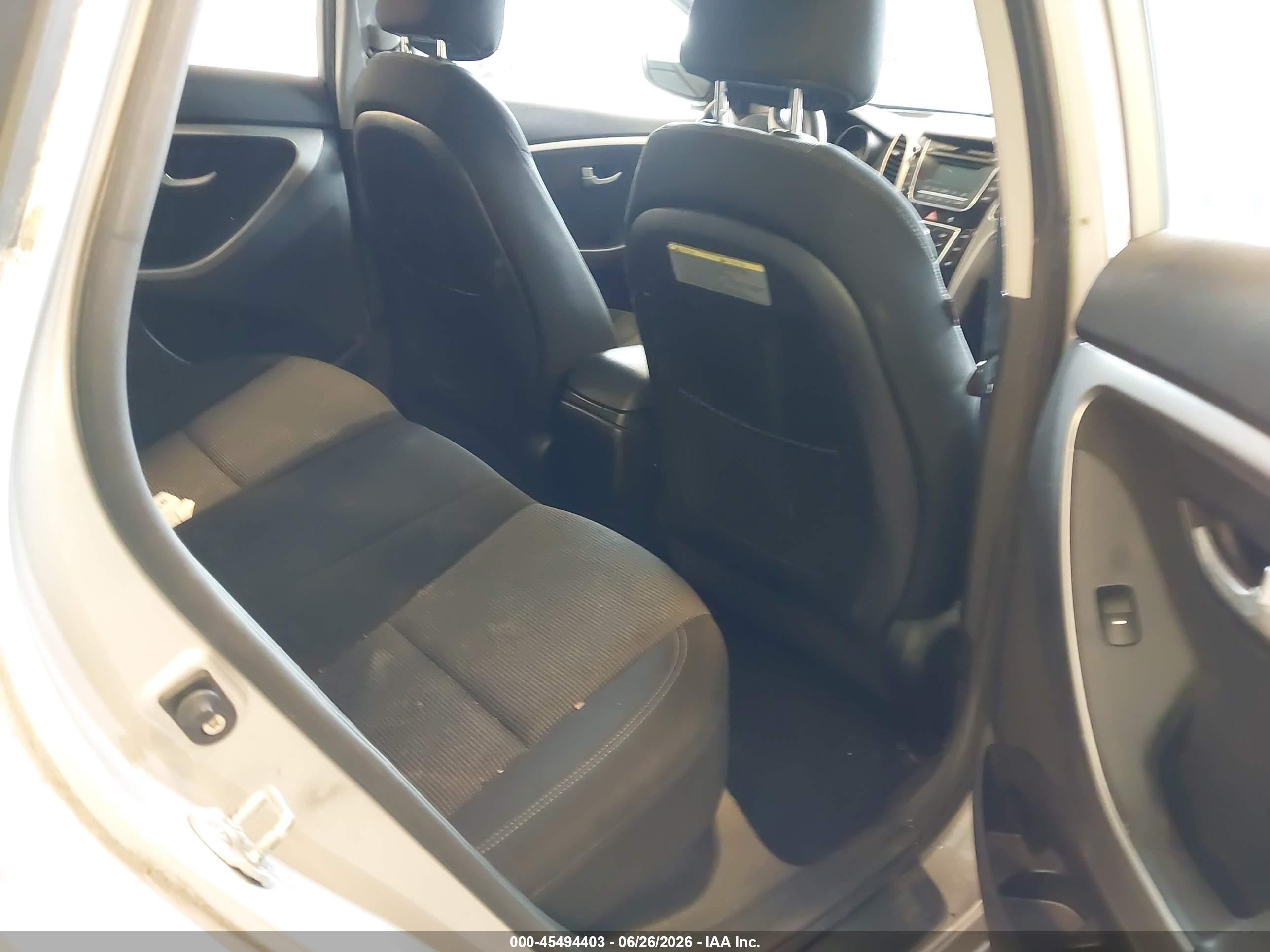 2013 Hyundai Elantra Gt   Silver vin: KMHD35LE4DU156047